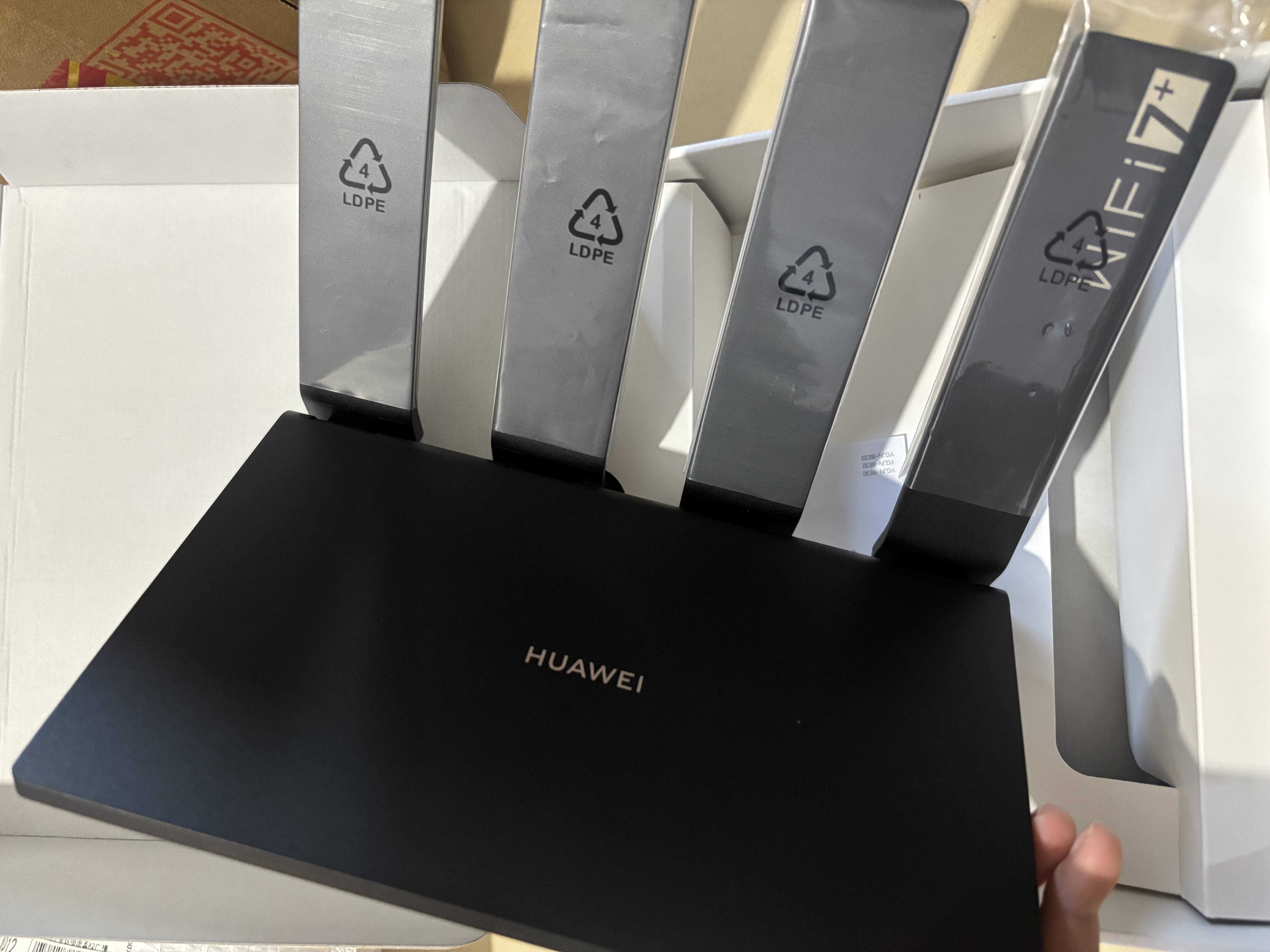 华为【咨询立减】wifi7+路由器BE3pro千兆家用无线穿墙王漏油器网络信号增强器放大器5G双频mesh电竞 华为高配BE3Pro+【双2.5G口】WiFi7+ 实拍图