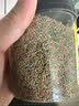 半紫半红鱼食锦鲤金鱼小型鱼专用饲料上浮型颗粒鱼食料观赏鱼草金通用鱼粮 三色混合小颗粒500ml/1-1.5mm 实拍图