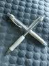 得力（deli）手护者大面积护套书写不累手 缓冲防断芯自动铅笔0.5mm(3笔 1铅芯) 白色 34110 实拍图