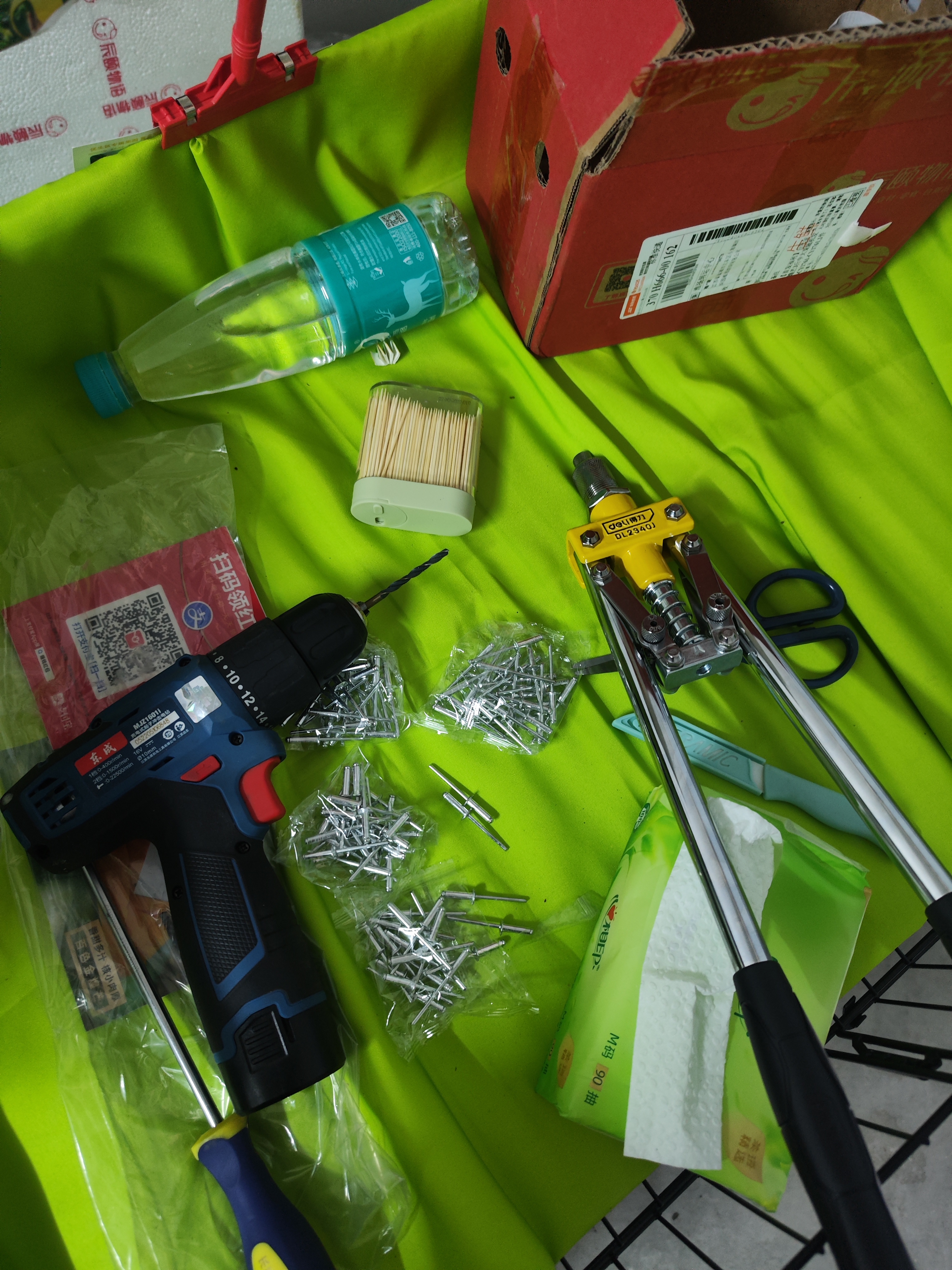 得力（deli）双把拉铆枪铆钉枪手动抽芯枪拉钉枪套装带5款导嘴100铆钉2麻花钻 实拍图