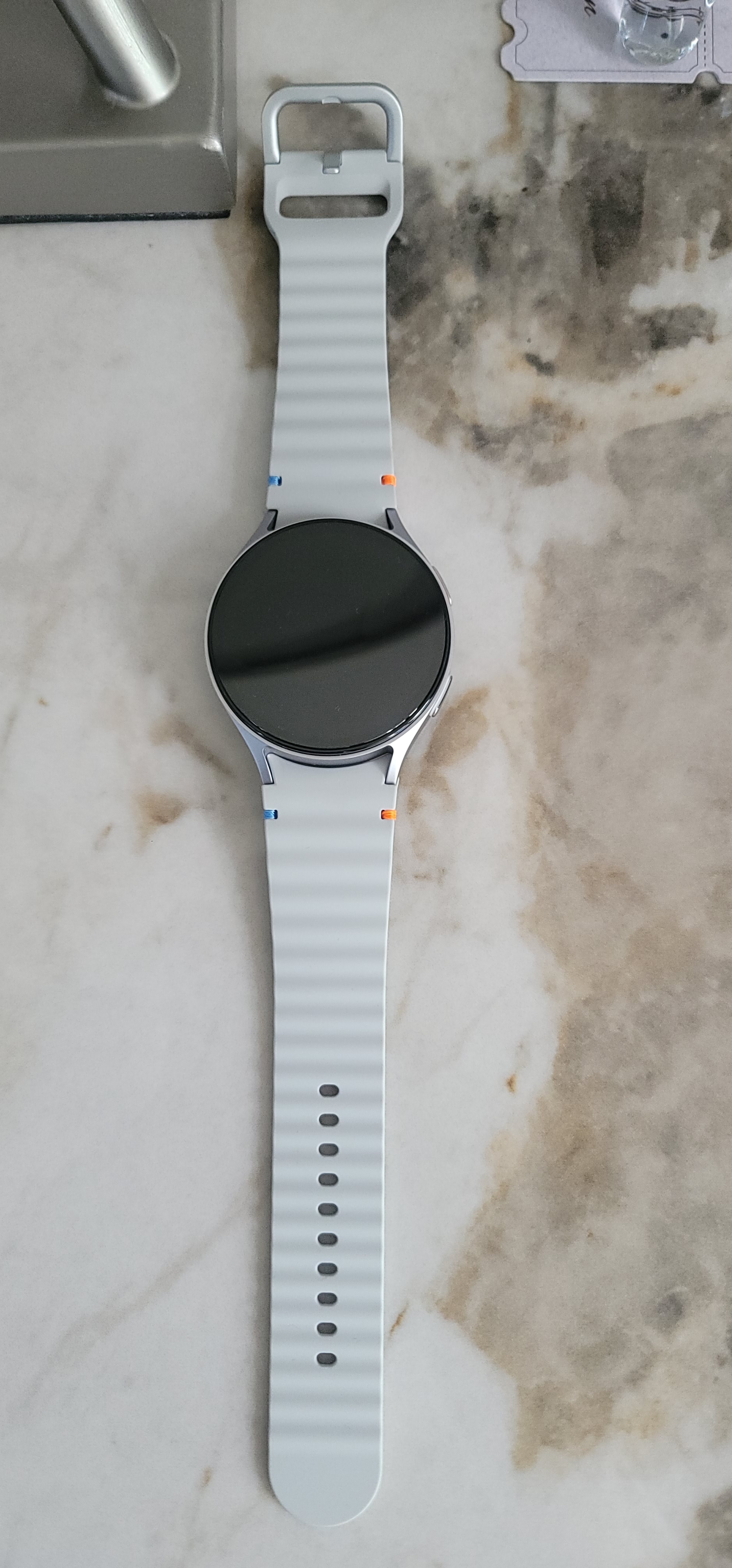 三星 Samsung【国家补贴】Watch7 智能手表/蓝牙通话/运动电话手表 44mm 幻羽银 男女表 实拍图