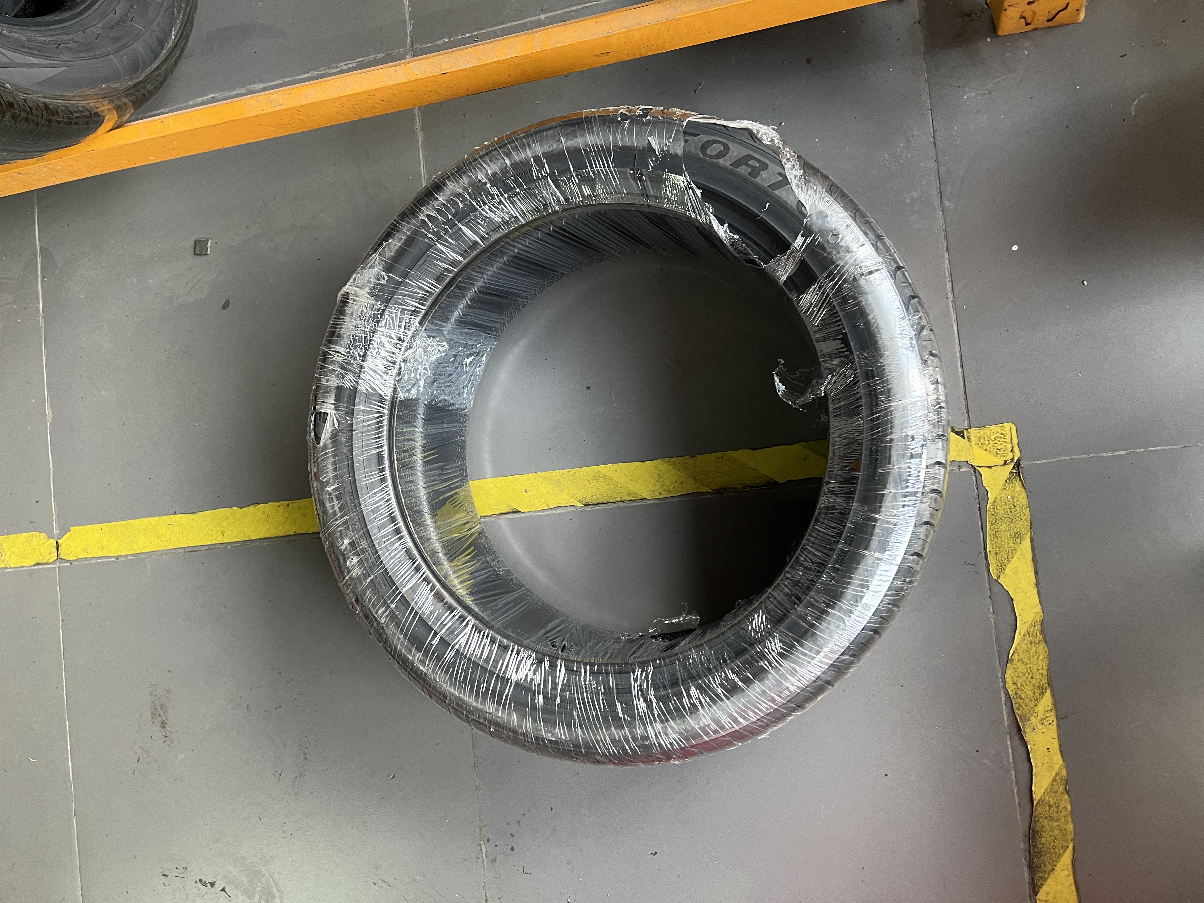 富神（FORTUNE）汽车轮胎 215/50R17 91V FSR 802静音舒适 CS35/新思域  实拍图