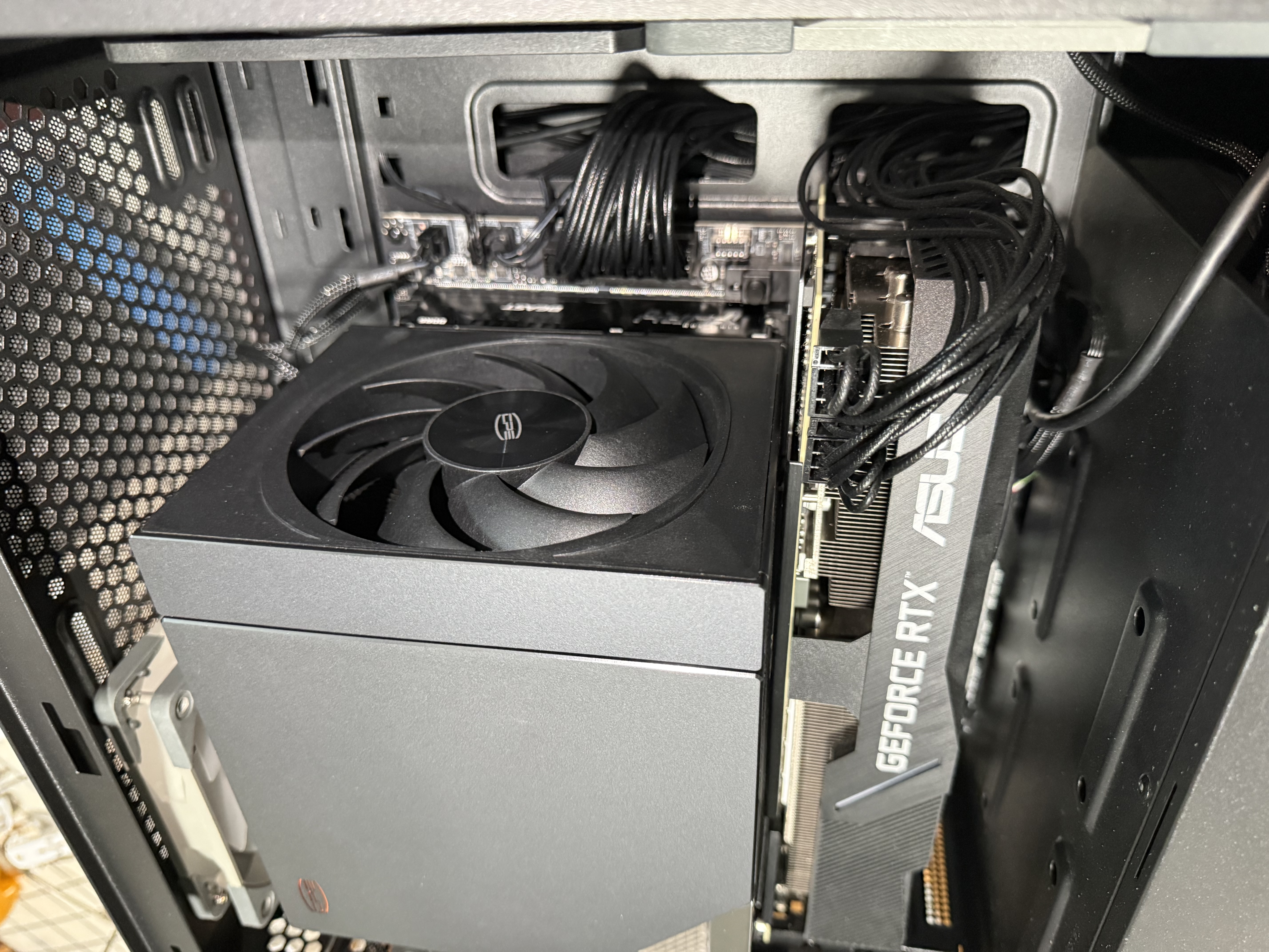 超频3（PCCOOLER）RZ820 8热管CPU风冷散热器（290W/巨型双塔/航空铝ARGB磁吸顶盖/14CM大风扇/聚合铜底） 实拍图