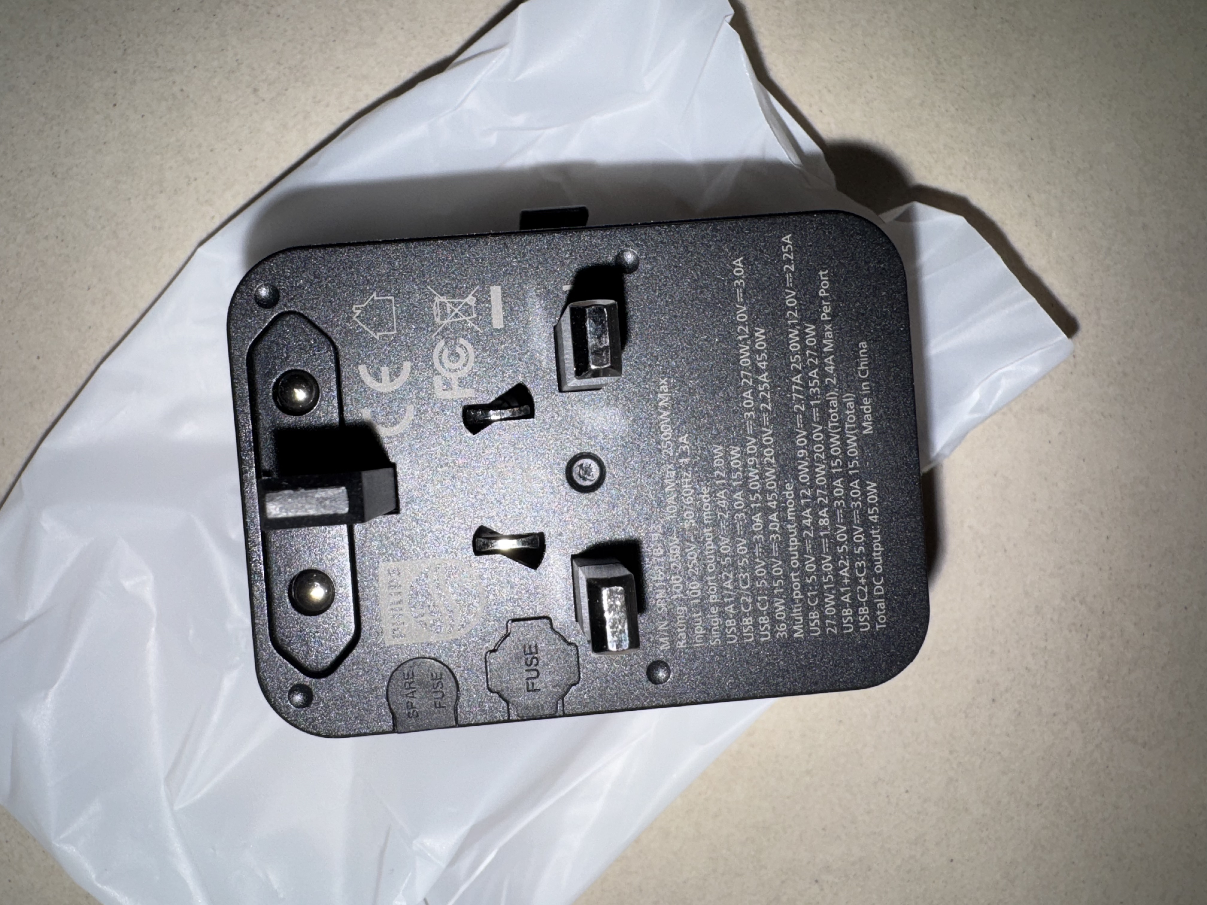 飞利浦（PHILIPS）侧插2位出国转换插头转换器含USB+typec快充45w国际旅行插座英欧美澳标泰国日本新加坡香港澳门 实拍图