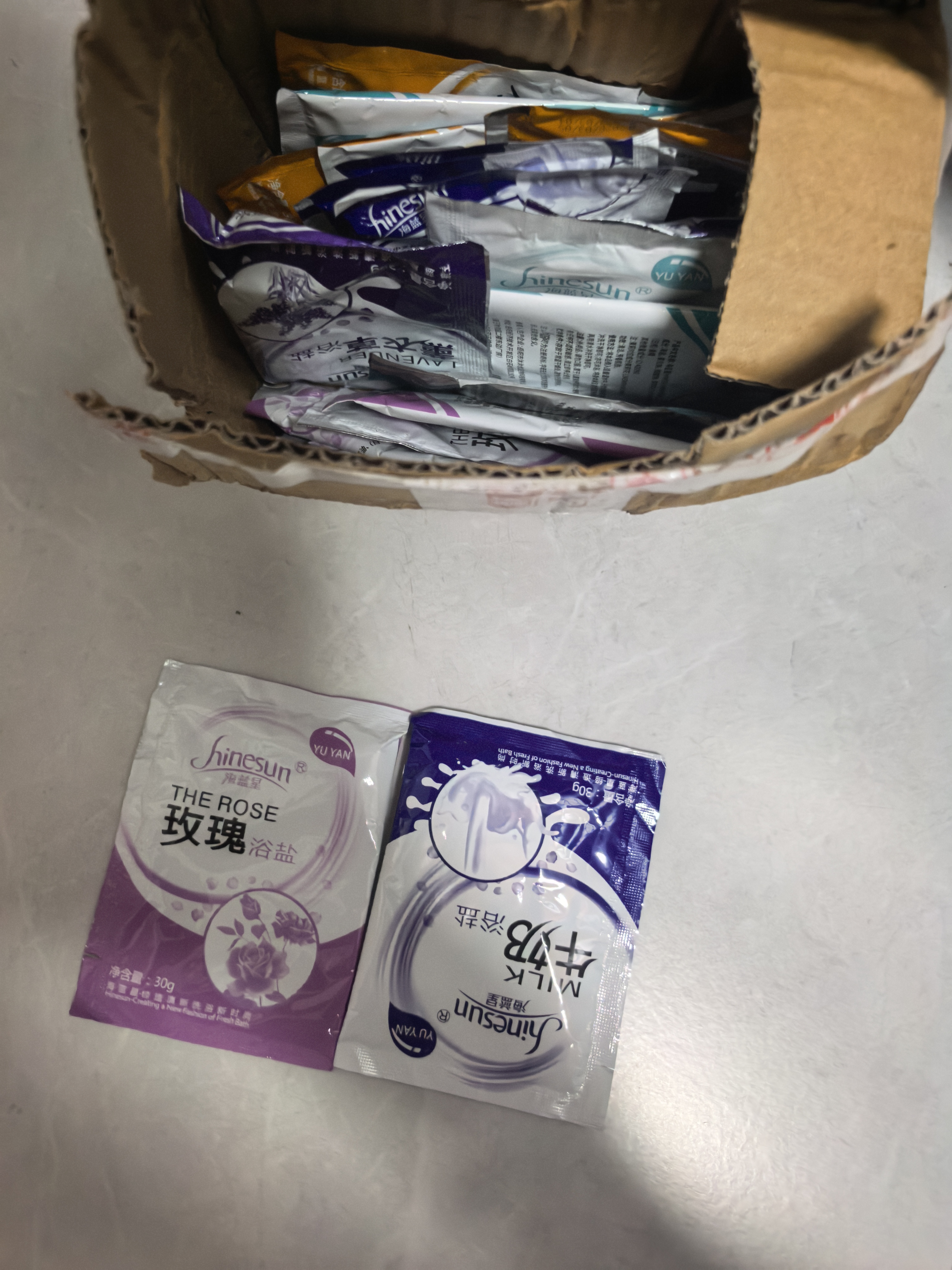 100袋装牛奶沐浴盐止痒海盐全身去角质死皮鸡皮足浴用品 玫瑰+牛奶+生姜+茉莉+薰衣草 30袋 实拍图