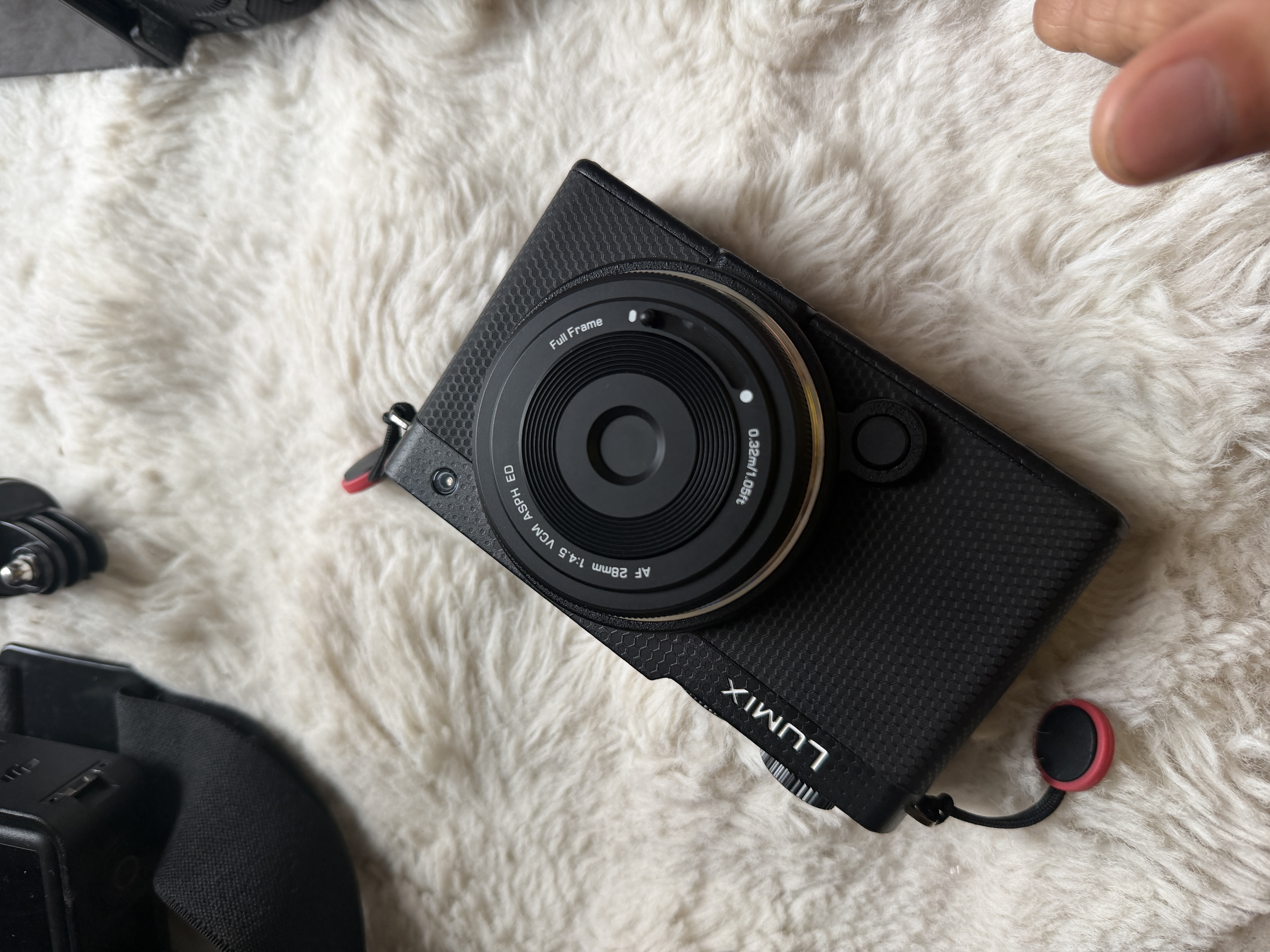 松下（Panasonic）【官方直营】S9N/S9 +18-40mm套机全画幅入门级微单数码相机 复古外形 轻巧便携 实时LUT 4K视频 S9N丨S9+18-40mm套机【黑色】 实拍图