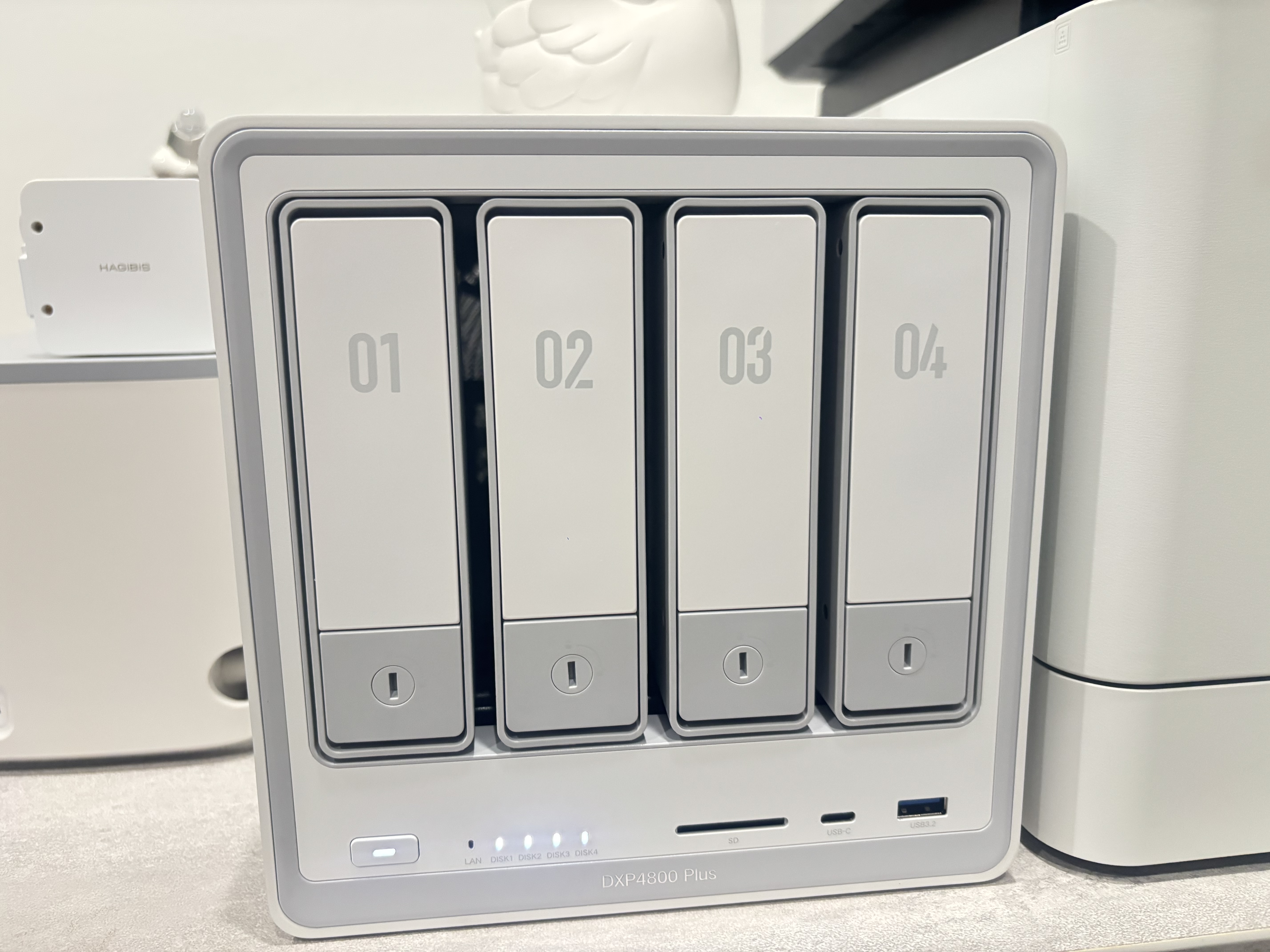 绿联私有云DXP4800 Plus 16G四盘万兆NAS网络存储服务器家庭个人硬盘AI相册文件数据备份适用iPhone18 实拍图