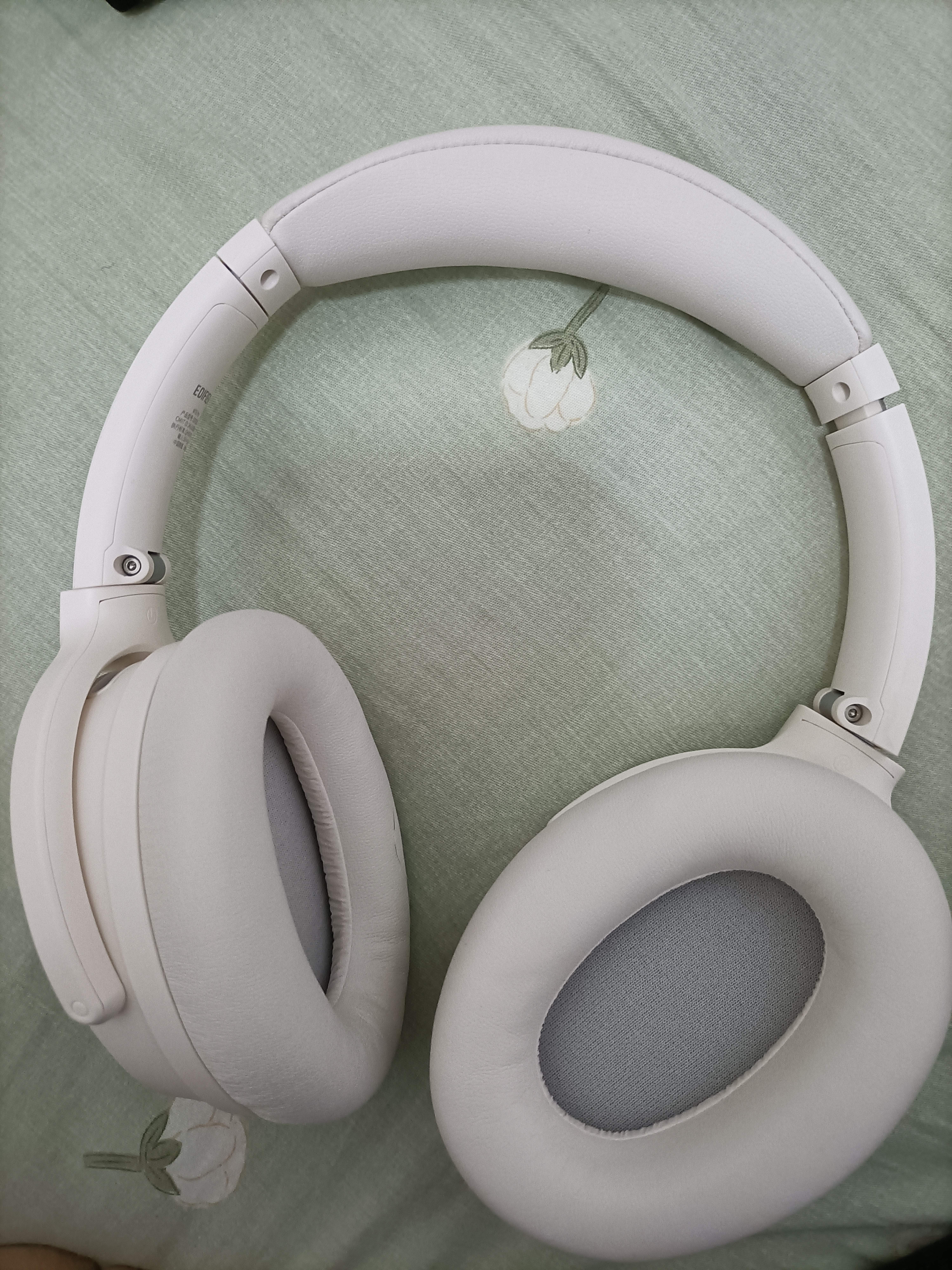 漫步者（EDIFIER）MT6 pro主动降噪头戴式蓝牙耳机无线电竞游戏音乐电脑耳麦高音质长续航手机电脑平板通用2025新款 云岩白【透气舒适/金标音质/深度降噪】+便携耳机包 实拍图