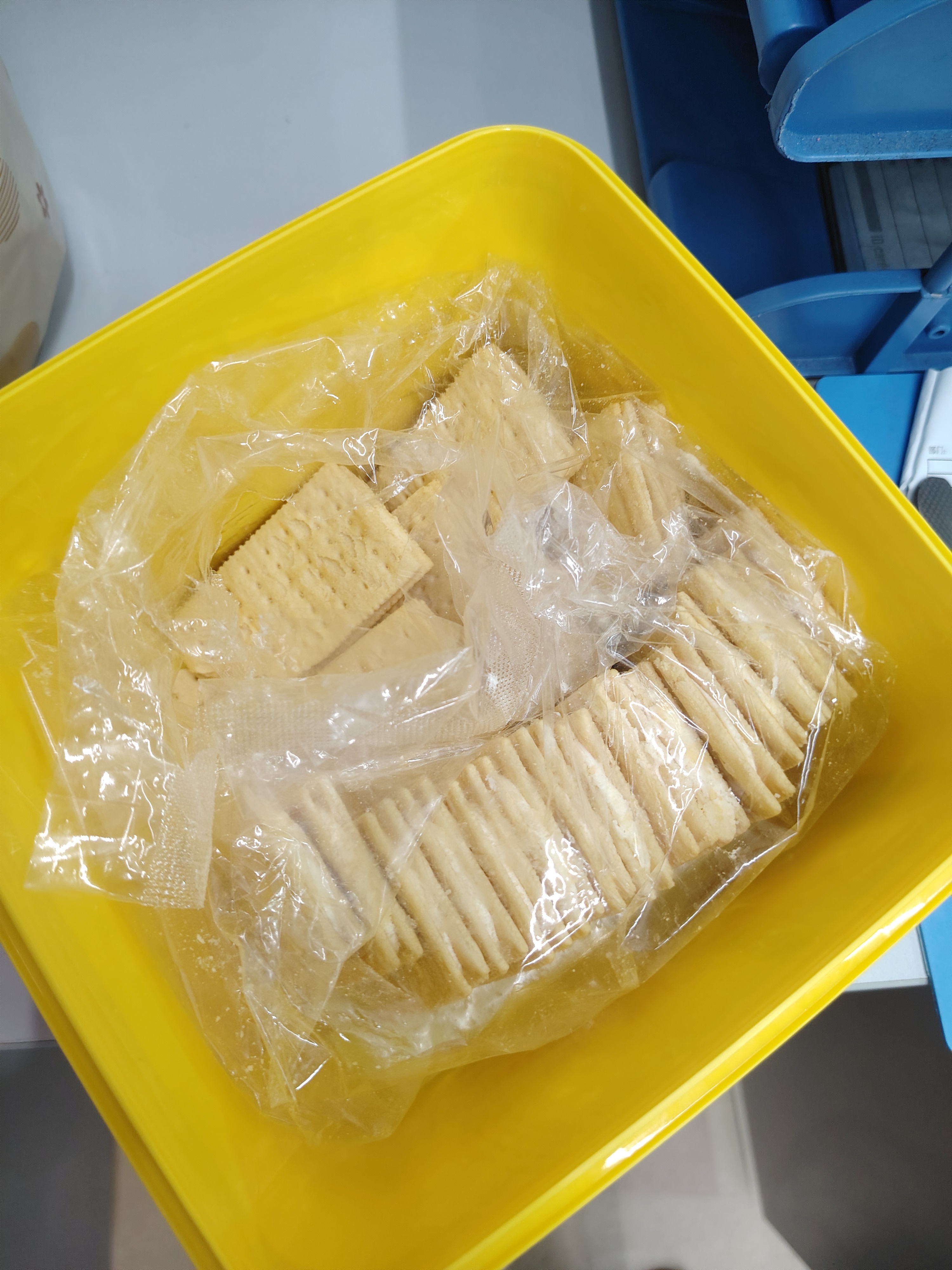 新苗可利 SANMIUVROLEY 菲律宾进口 柠檬味夹心饼干800g/桶 休闲零食下午茶饼干 实拍图