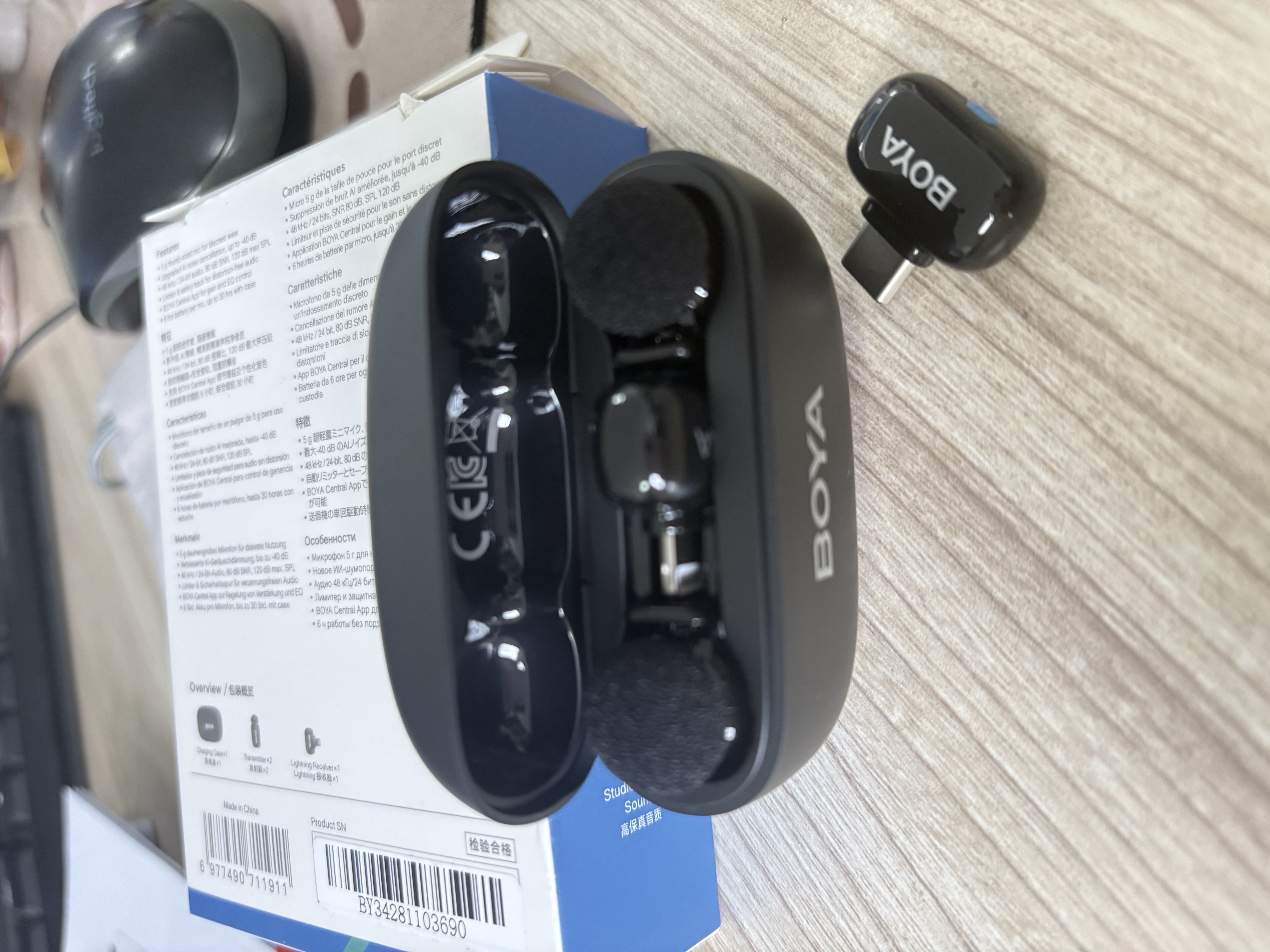 BOYA 博雅麦克风mini 2无线领夹麦克风手机直播收音麦 一拖二夹领式AI智能降噪迷你话筒户外拍摄收音器 实拍图