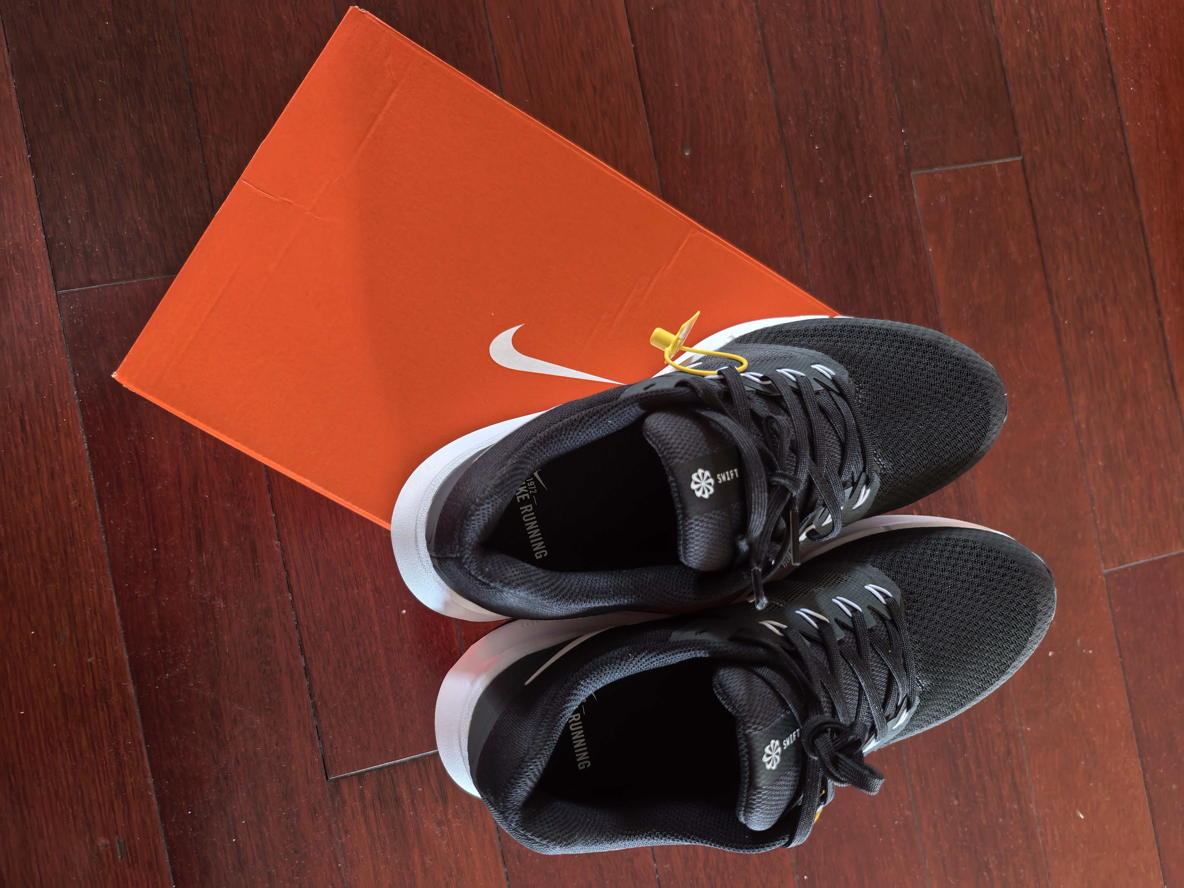 耐克NIKE跑步鞋男透气RUN SWIFT 3运动鞋春夏款DR2695-002黑白42.5 实拍图