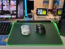 雷蛇（Razer）烈焰神虫V2专业版鼠标垫 RGB幻彩 细致纹理 防滑橡胶底面 黑 实拍图