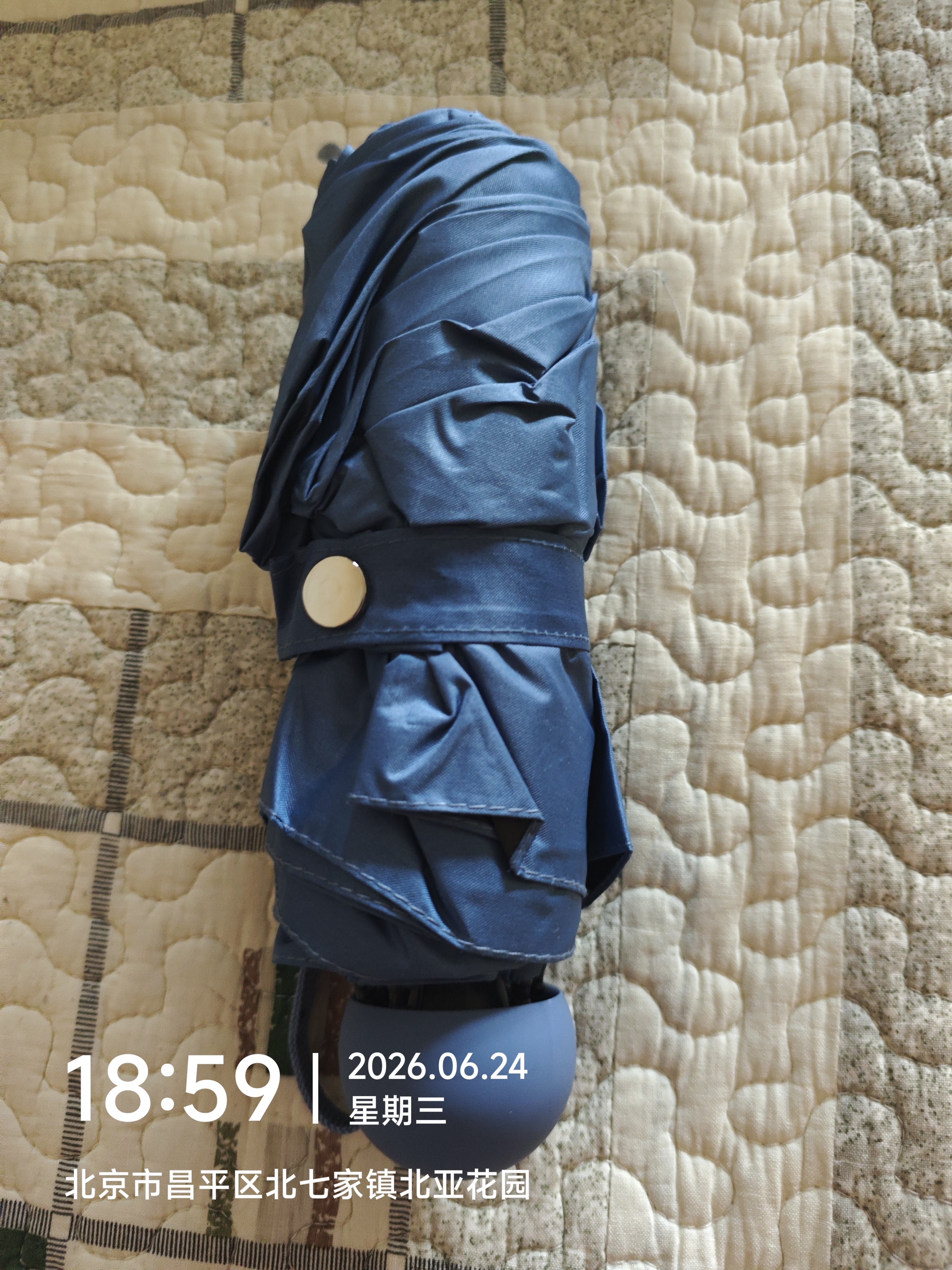 七麦麦超轻晴雨伞五折太阳伞遮阳伞防紫外线女迷你折叠防晒胶囊伞精致蓝 实拍图