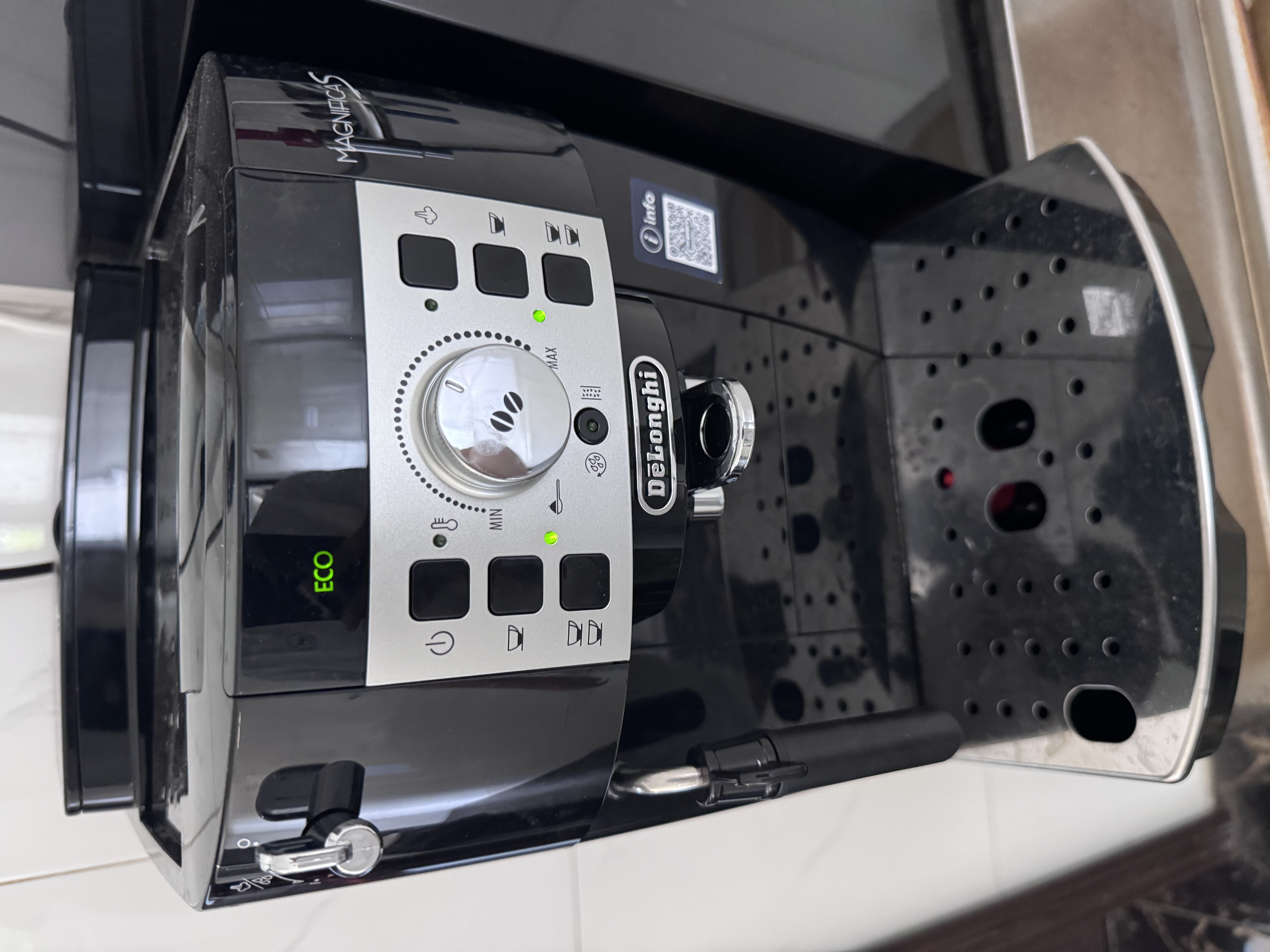 德龙（Delonghi） 意式咖啡机家用全自动研磨一体萃取一键式美式咖啡奶泡机现磨自动清洗洗豆/粉双用ECAM22.110 22.110【黑色】 实拍图