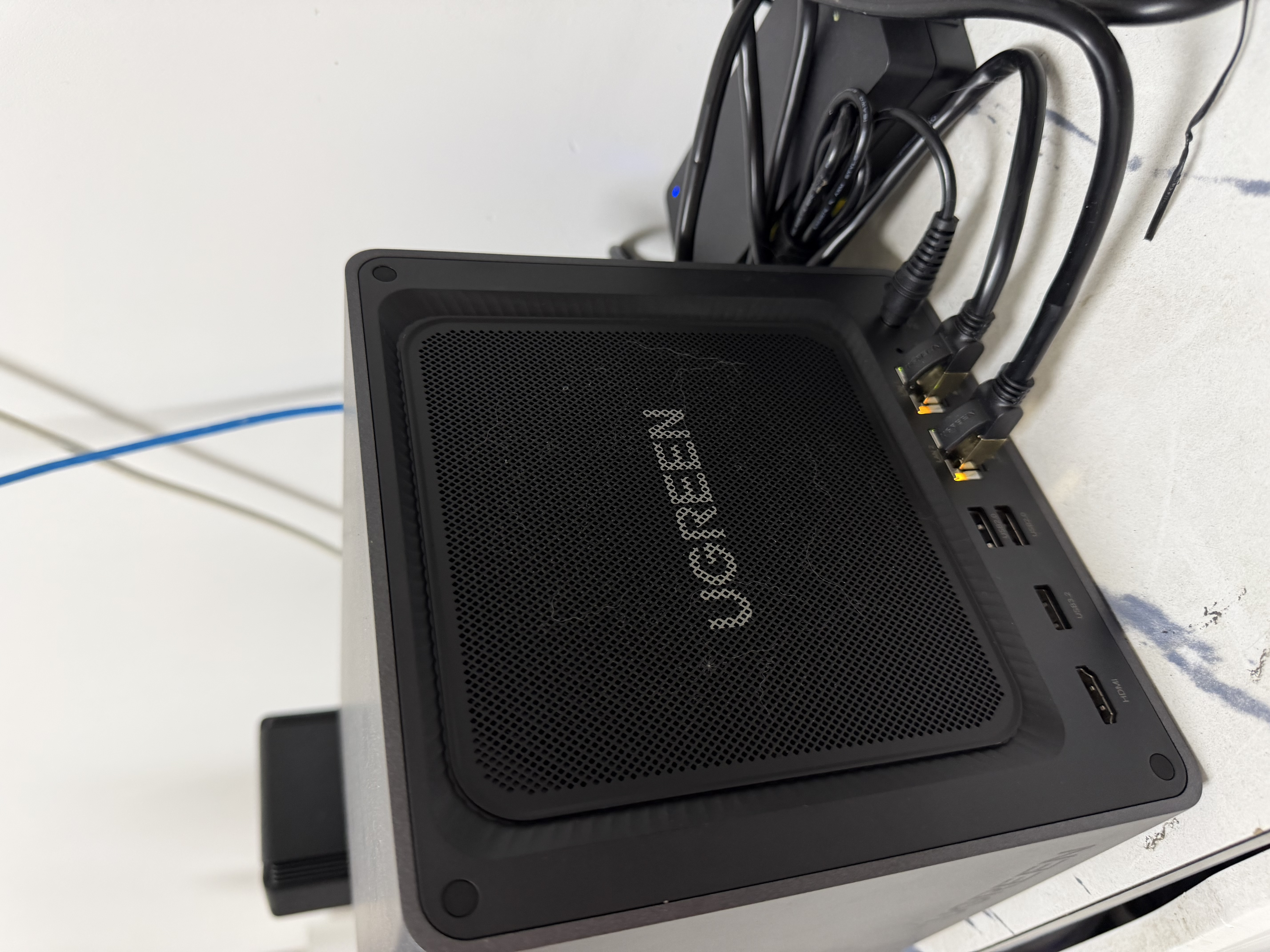 绿联私有云DXP4800 Plus 8G四盘万兆NAS网络存储服务器家庭个人硬盘AI相册文件数据备份适用iPhone18 实拍图