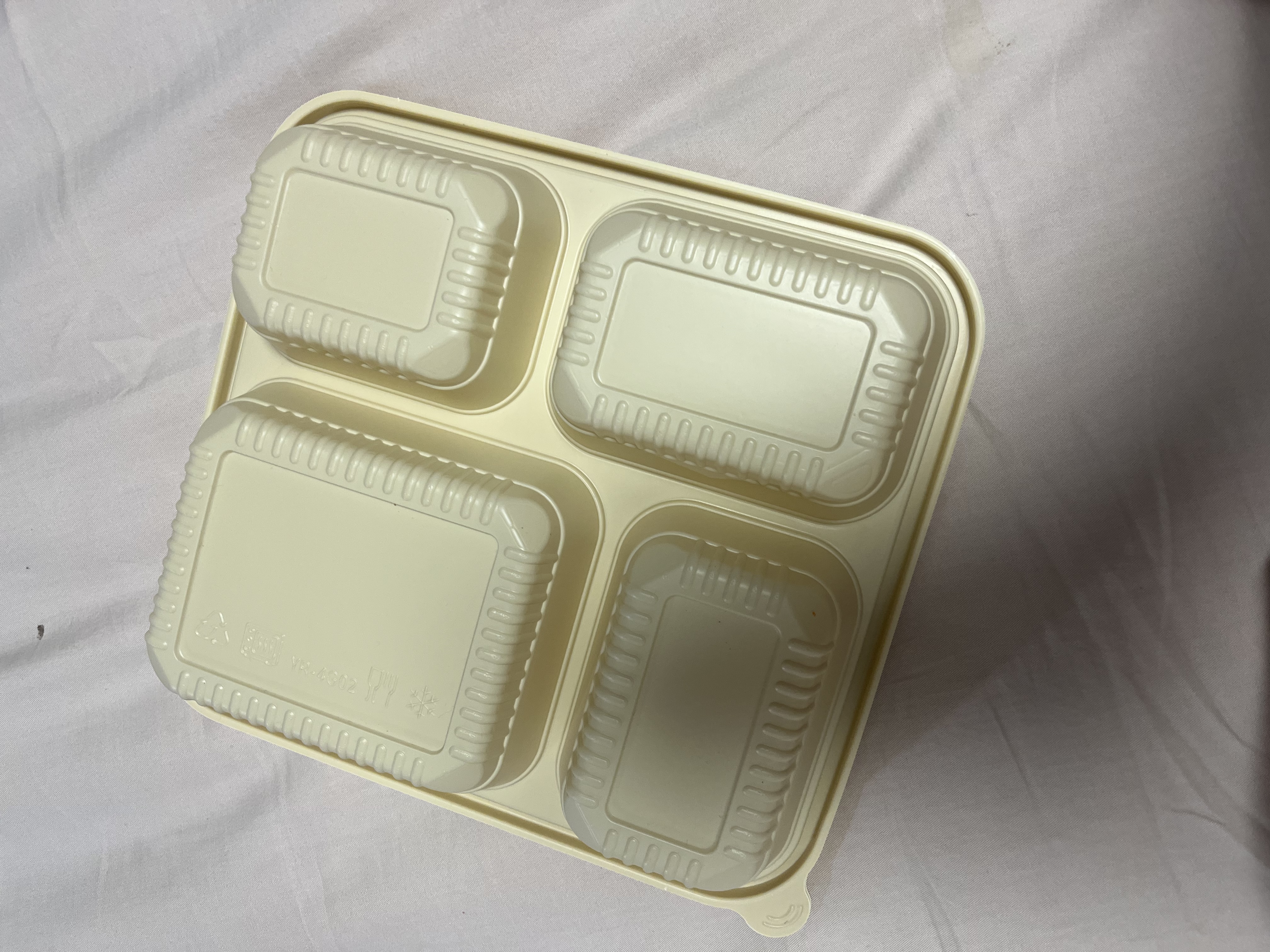 拜杰玉米淀粉一次性饭盒可降解微波餐盒带盖打包快餐便当盒4格*50套 实拍图