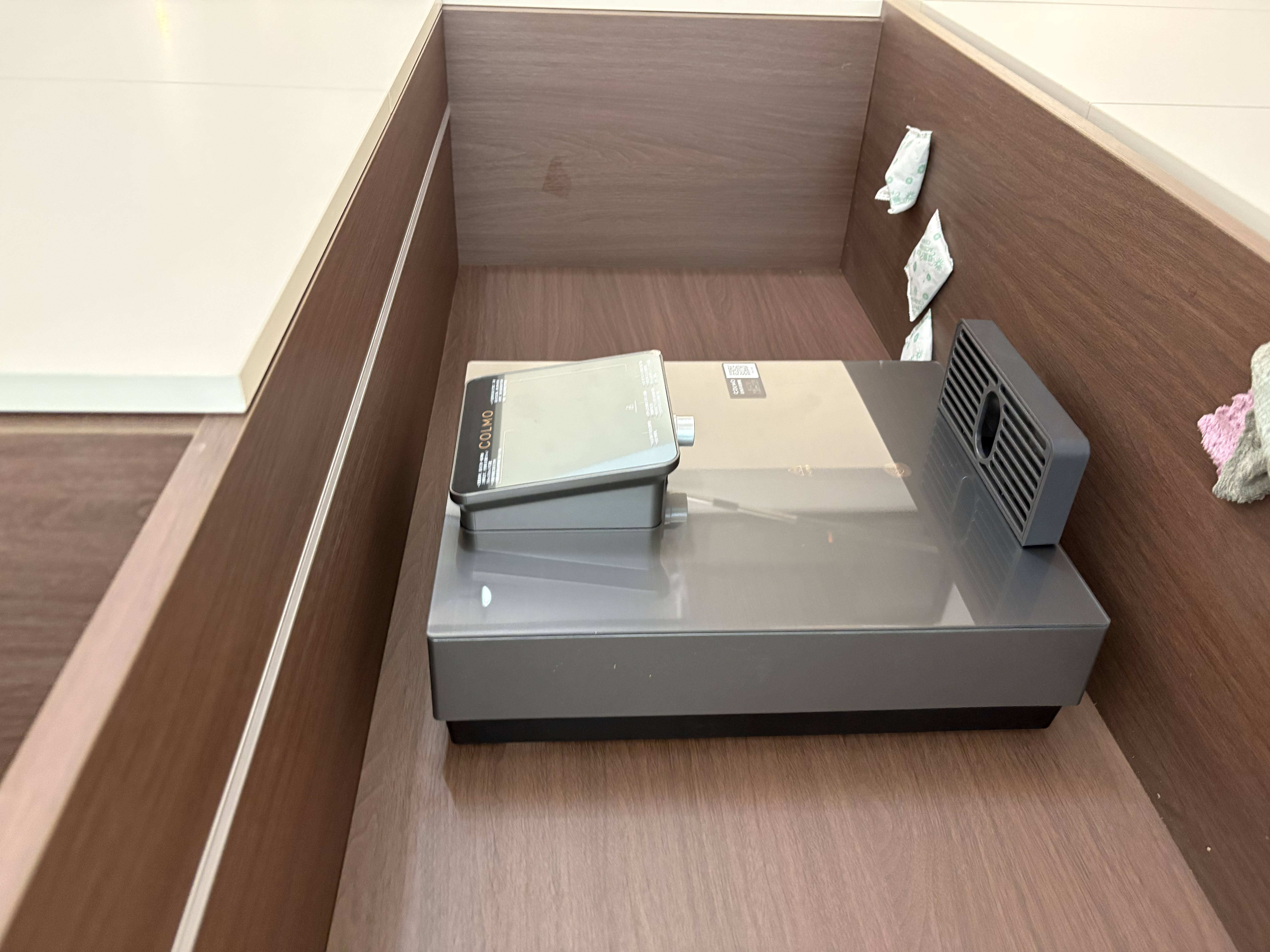 COLMO【一饭封神同款】黑珍珠管线机RA08 家用壁挂式即热净饮水机 净水器伴侣 触控杀菌智能感应取水 【金榜认证】温热即饮RA08 实拍图