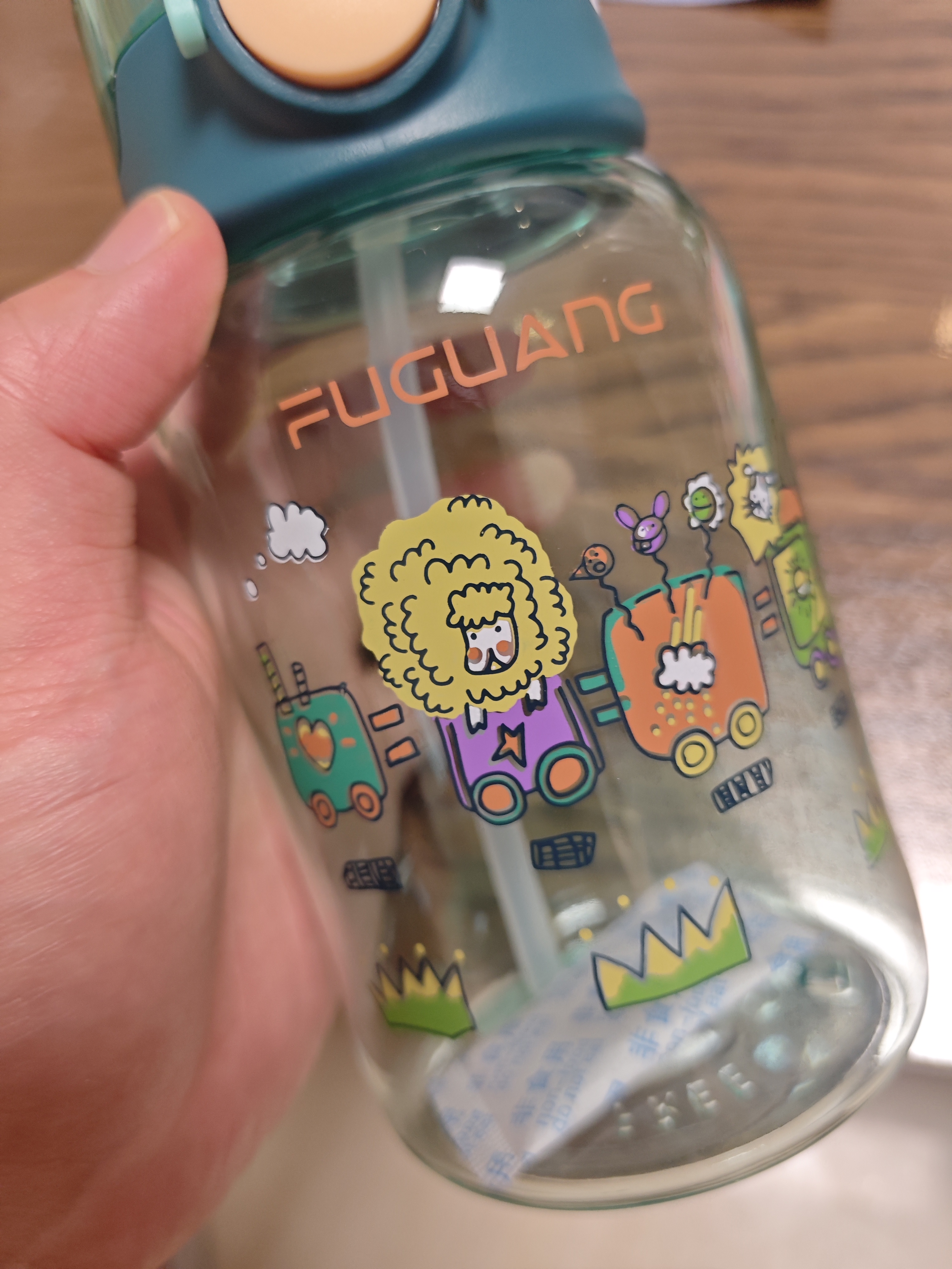 富光儿童杯tritan太空杯塑料随手杯子便携男女小学生创意防摔运动水杯 橄榄绿600ml 实拍图