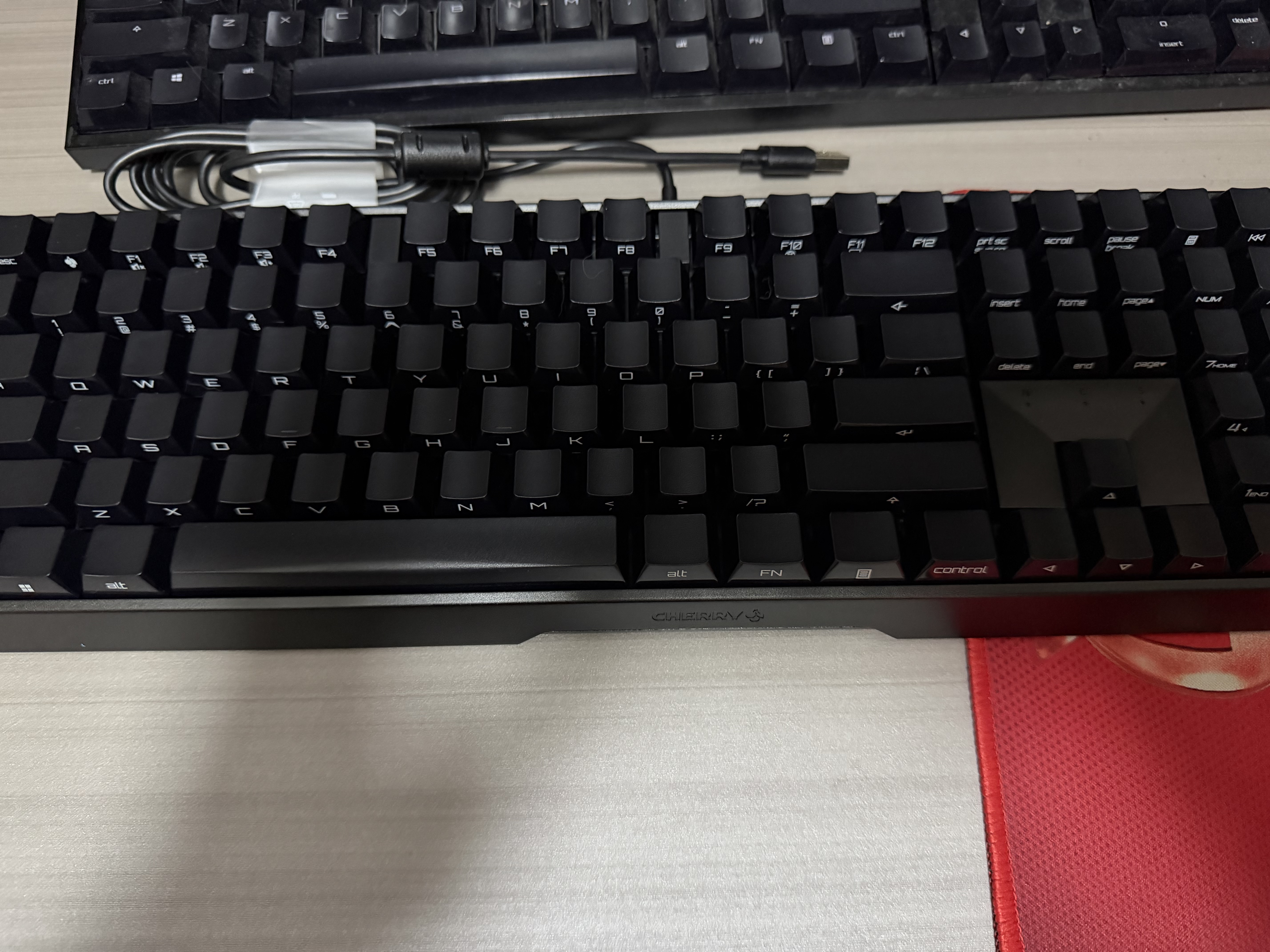 CHERRY樱桃MX3.0S机械键盘 游戏键盘 电竞键盘 有线办公电脑键盘108键 侧刻键帽 合金外壳 实拍图
