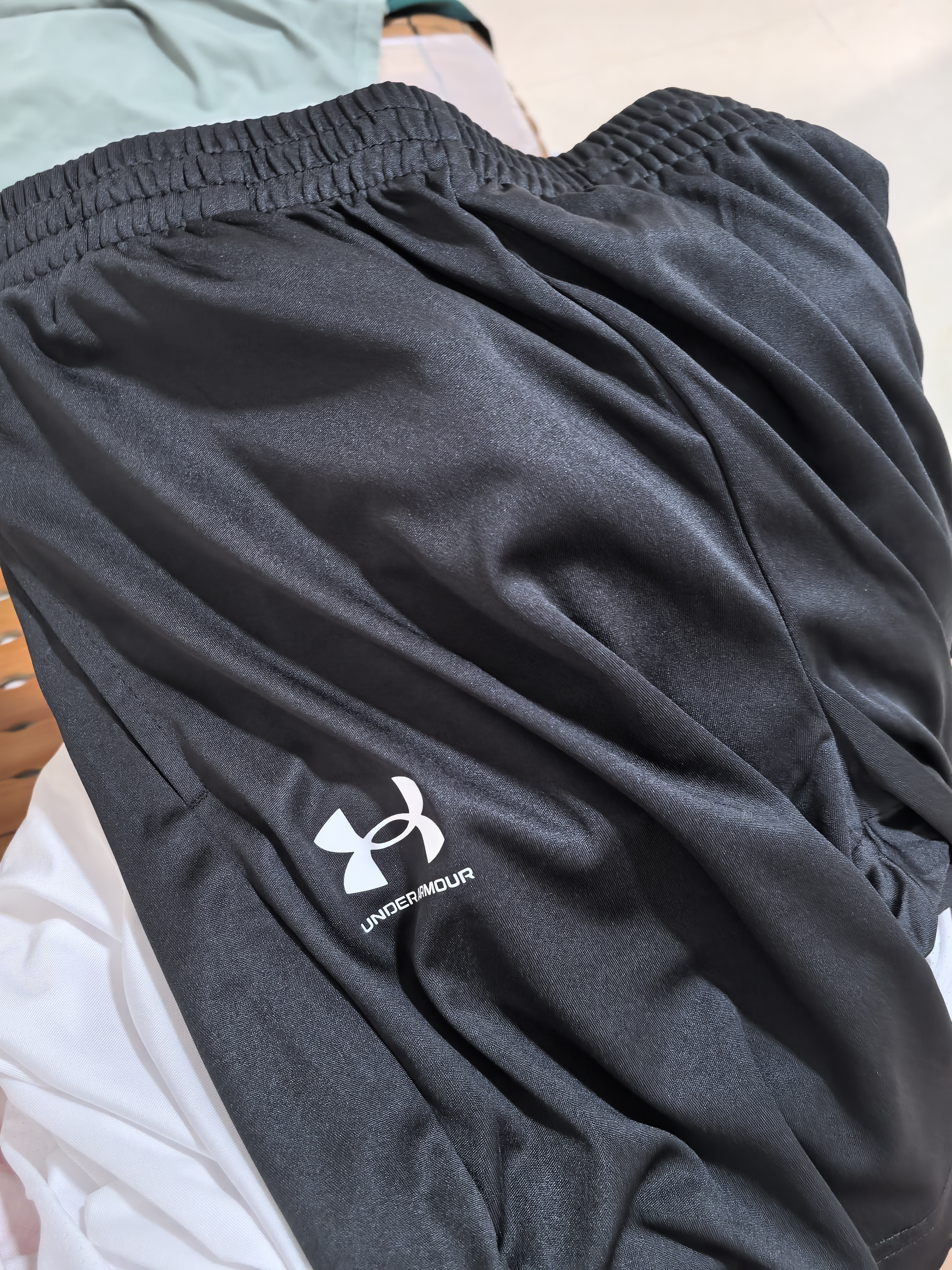 安德玛（Under Armour）男童短裤夏季薄款儿童男大童运动五分裤透气舒适夏裤 黑色 160 实拍图