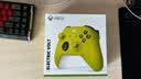 XBOX微软Xbox Series S/X无线Xbox手柄 XSS XSX 蓝牙游戏手柄 PC电脑 Xbox手柄 电光黄【送线/摆架】 实拍图