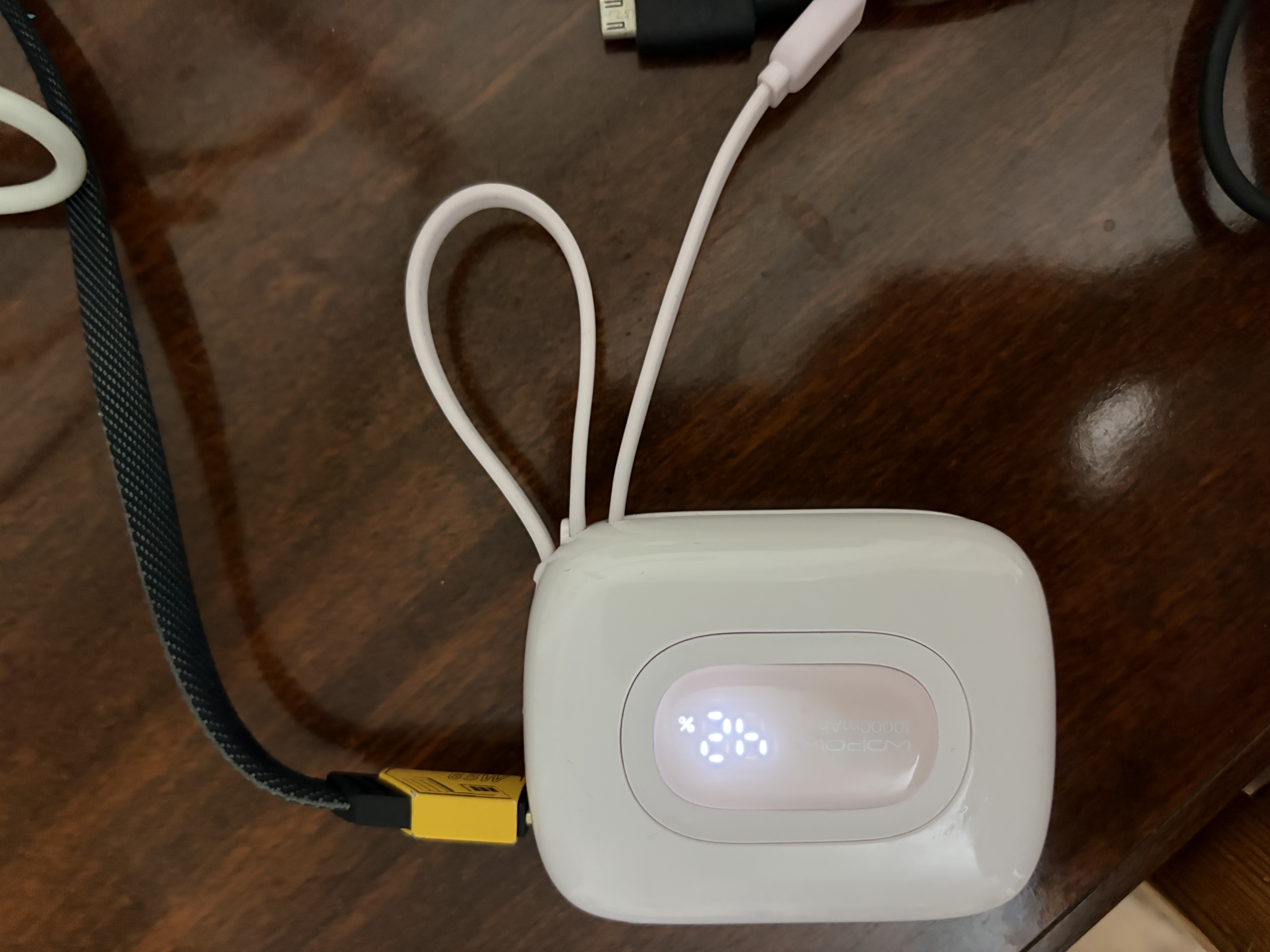 沃品（WOPOW）【小彩蛋升级款】充电宝10000毫安22.5W 双向快充可上飞机 迷你小巧便携 适用苹果小米华为 实拍图
