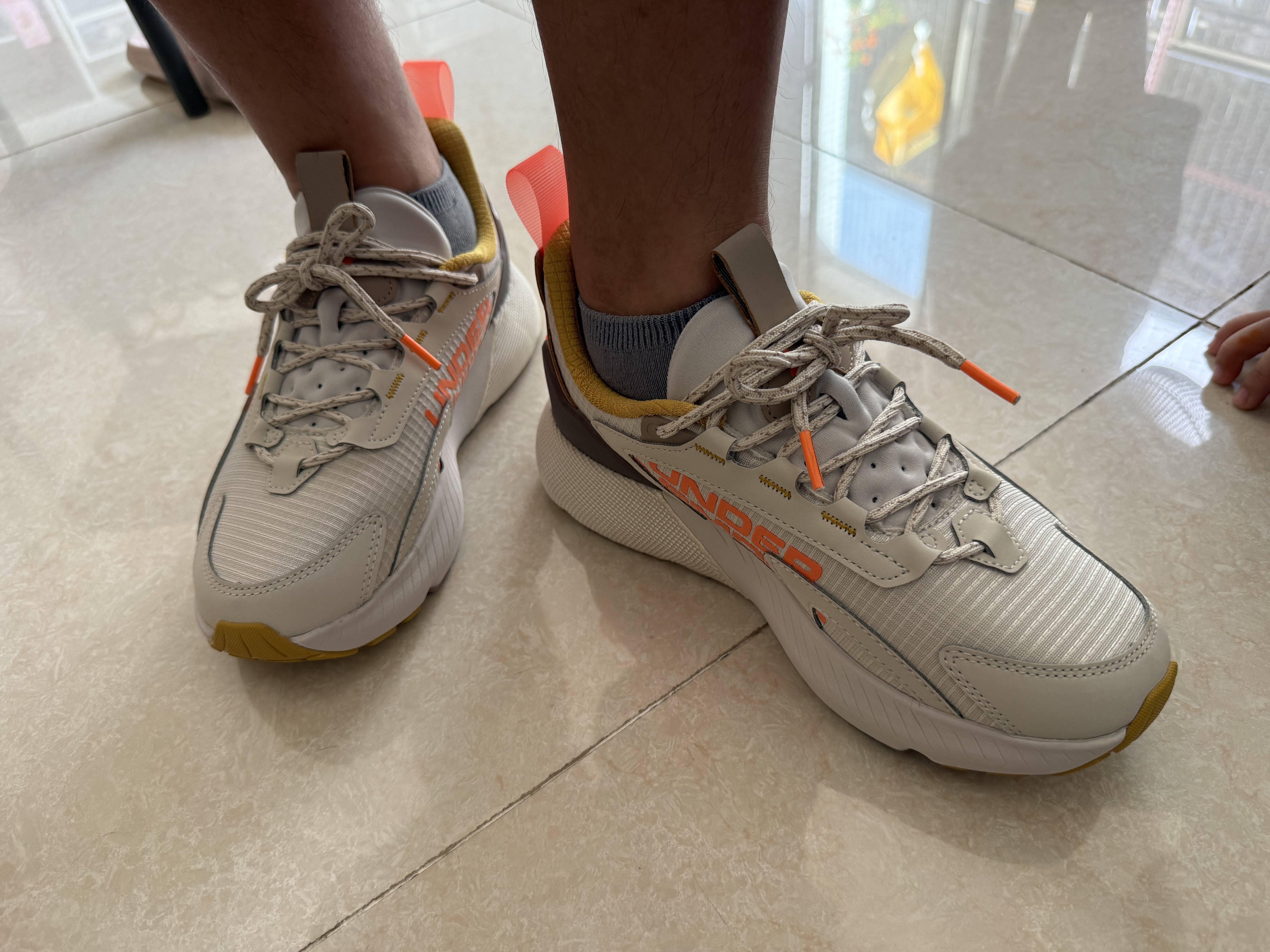 安德玛（Under Armour）UA夏季HOVR Mega 2 MVMNT男女情侣缓震运动休闲鞋3026629 实拍图