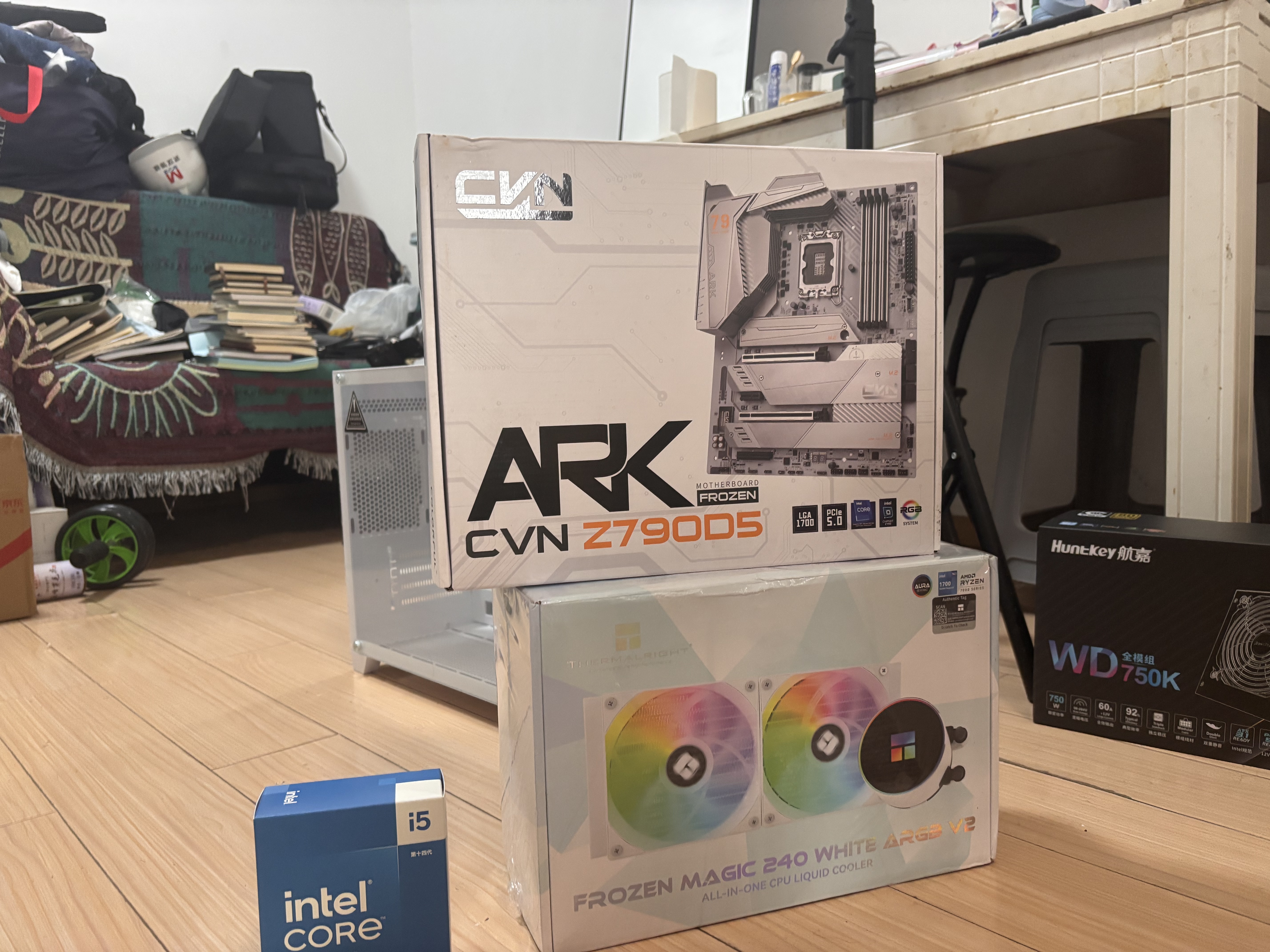 利民（thermalright）Frozen Magic 240 WHITE ARGB V2 冰封幻境 一体式水冷散热器 FM240 WHITE ARGB V2 实拍图