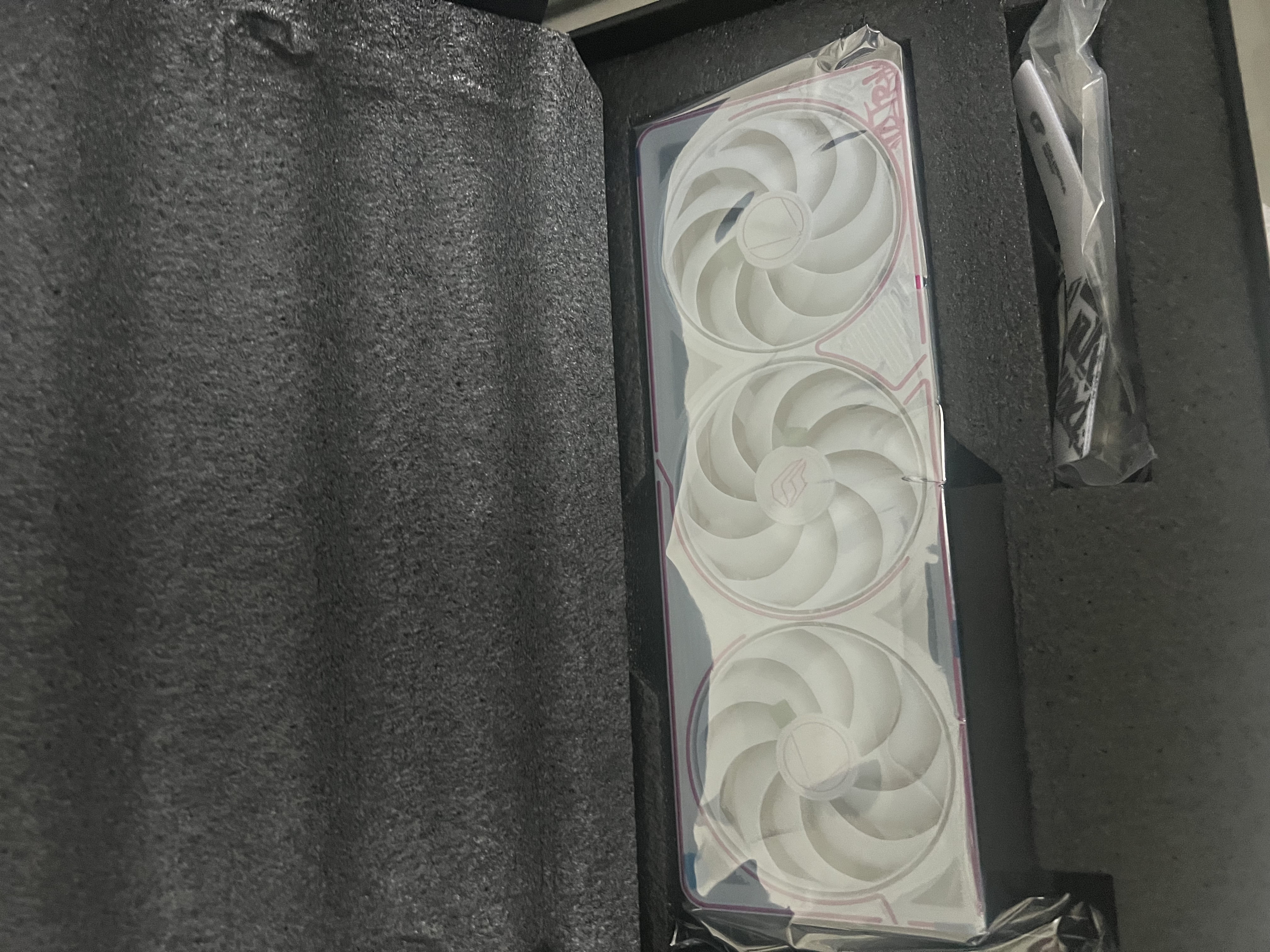 七彩虹【24期免息】酷睿15代U7-270K RTX5060TI/5070TI/5080/5090D显卡台式主机电竞游戏AI设计组装电脑 配七：U7-270K丨16G丨1TB丨5070TI 显卡全新原 实拍图