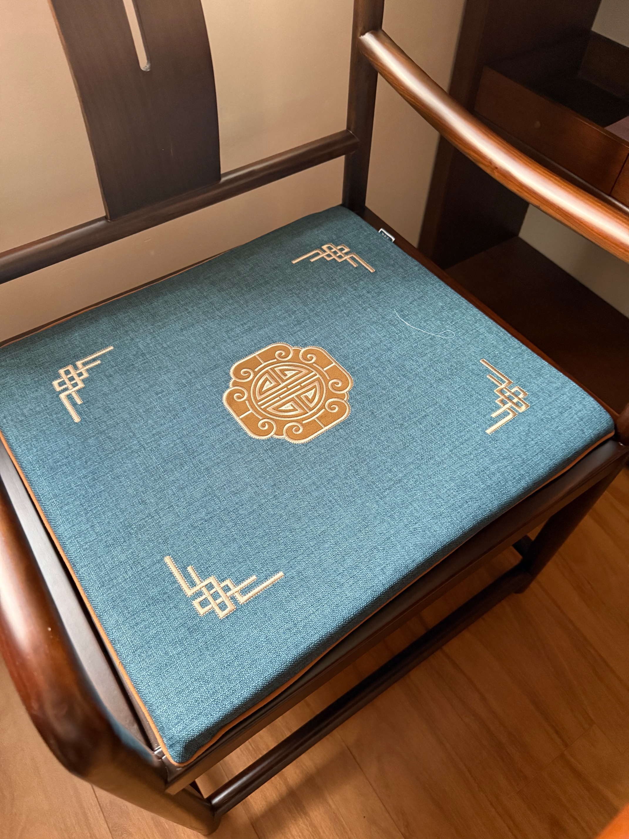 华幔盛庭中式红木椅子垫餐椅坐垫茶桌椅垫圈椅垫子防滑实木太师椅官帽椅垫 陶然居-深蓝【多丽丝麻/防水/防滑】热卖款 源头工厂定做【定制拍】 实拍图
