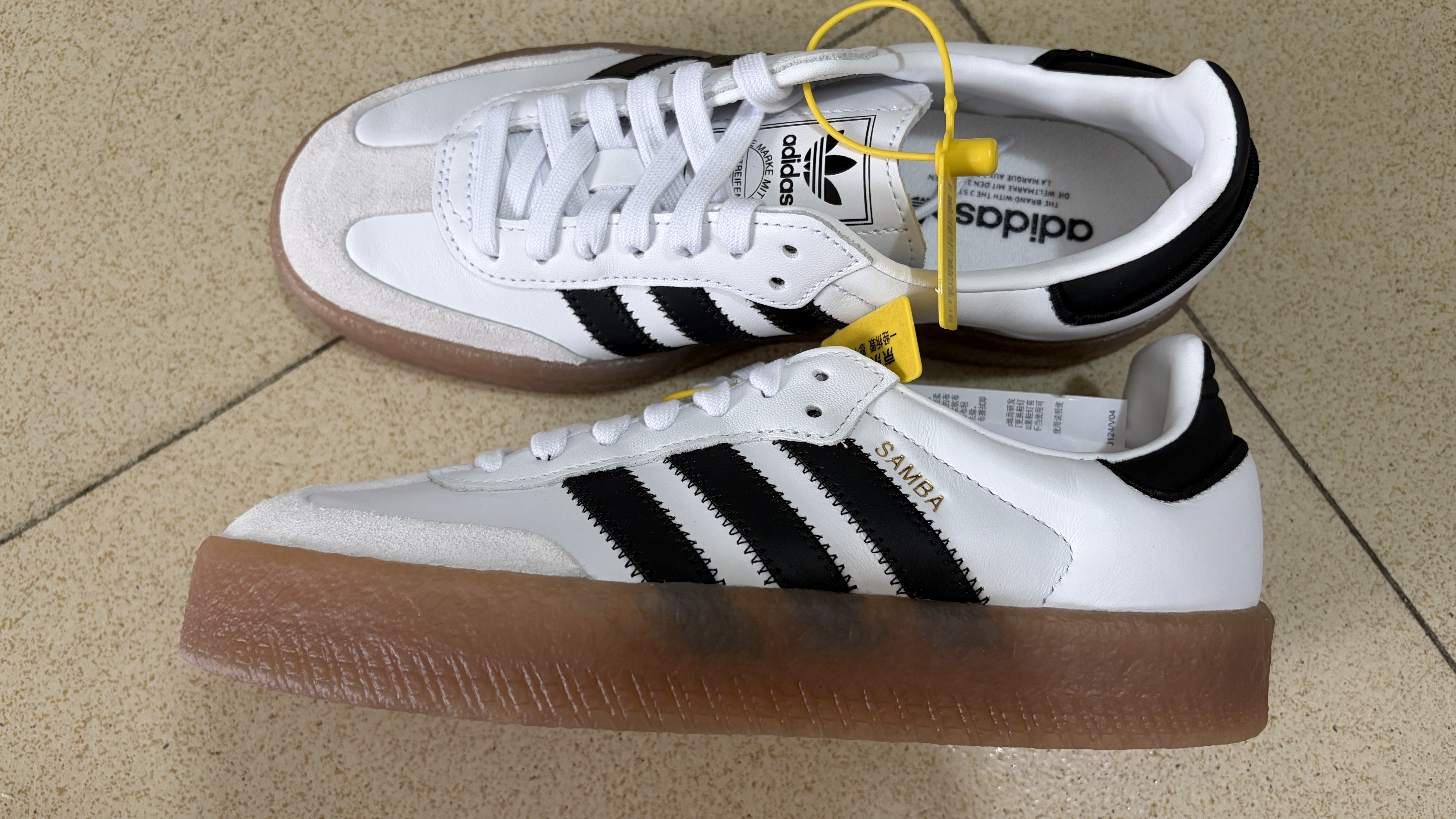 阿迪达斯adidas三叶草 SAMBAE女鞋 板鞋德训鞋 JI1349 37码 实拍图