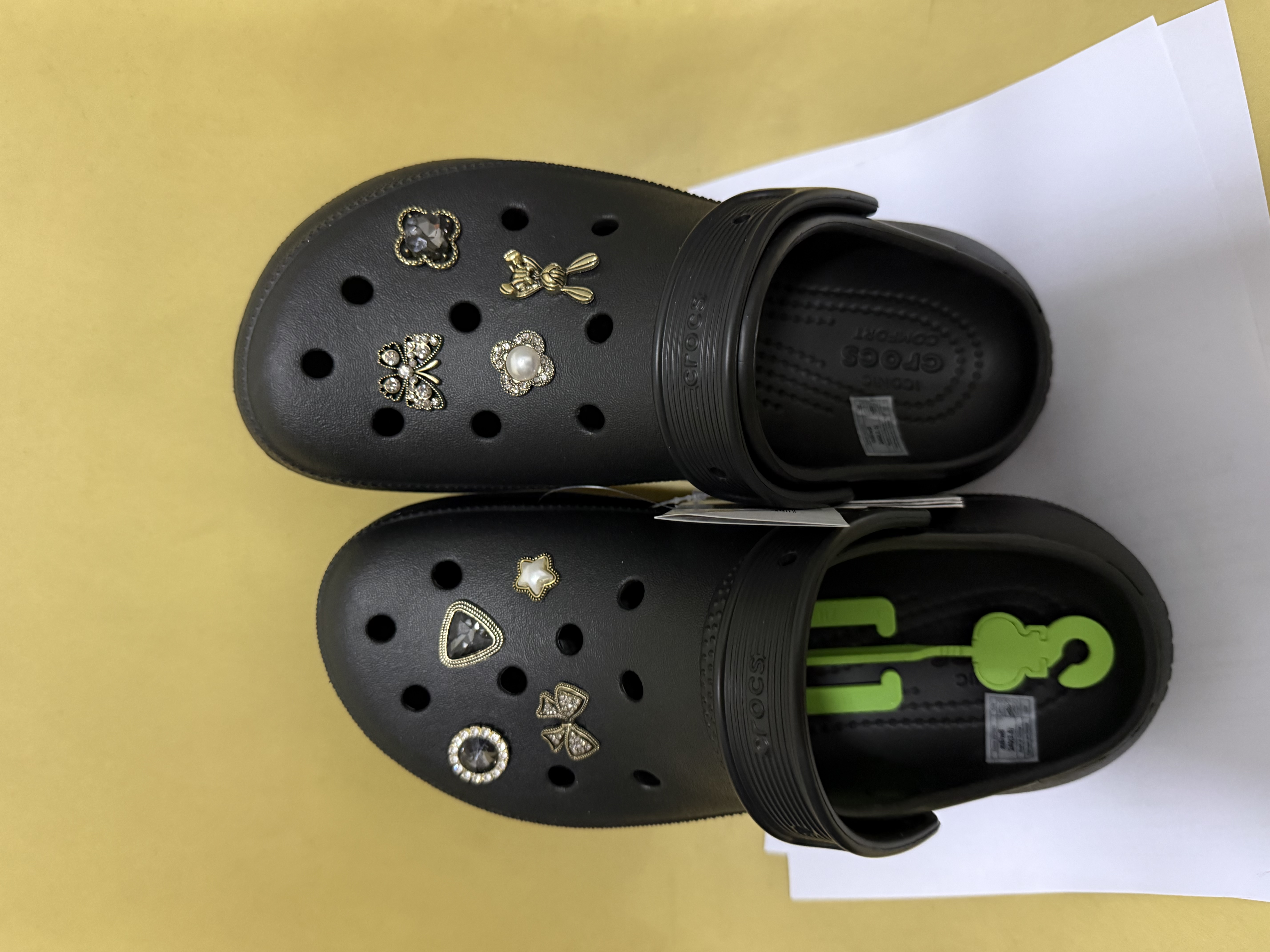 卡骆驰（CROCS）（crocs）经典泡芙Clog男女沙滩洞洞鞋凉拖鞋 207521-001 37 实拍图