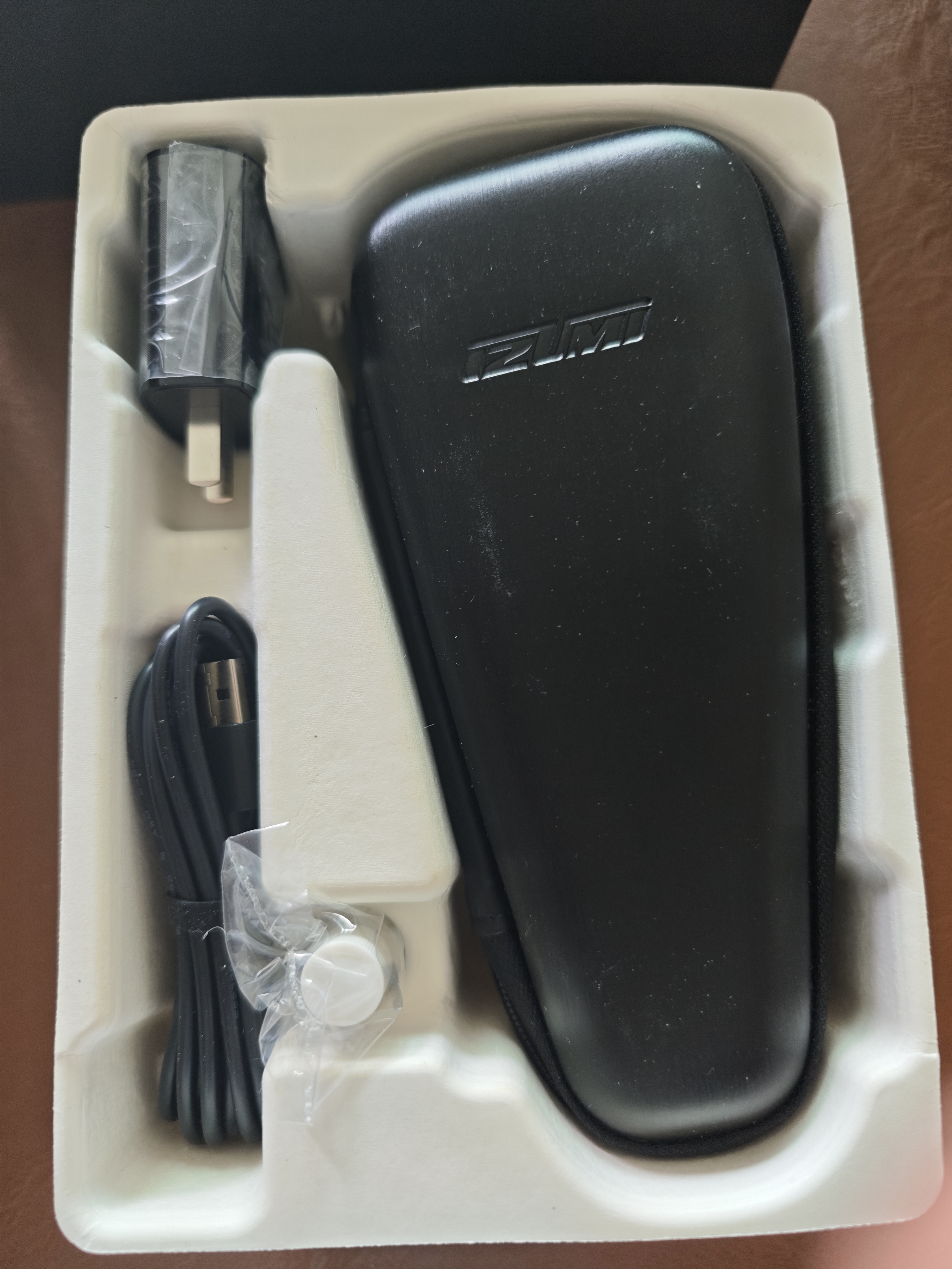 IZUMI泉精器 AI智能电动剃须刀礼盒 日本原装进口6刀头E863W 钛金涂层 带鬓角器 送男友送老公送父亲 实拍图