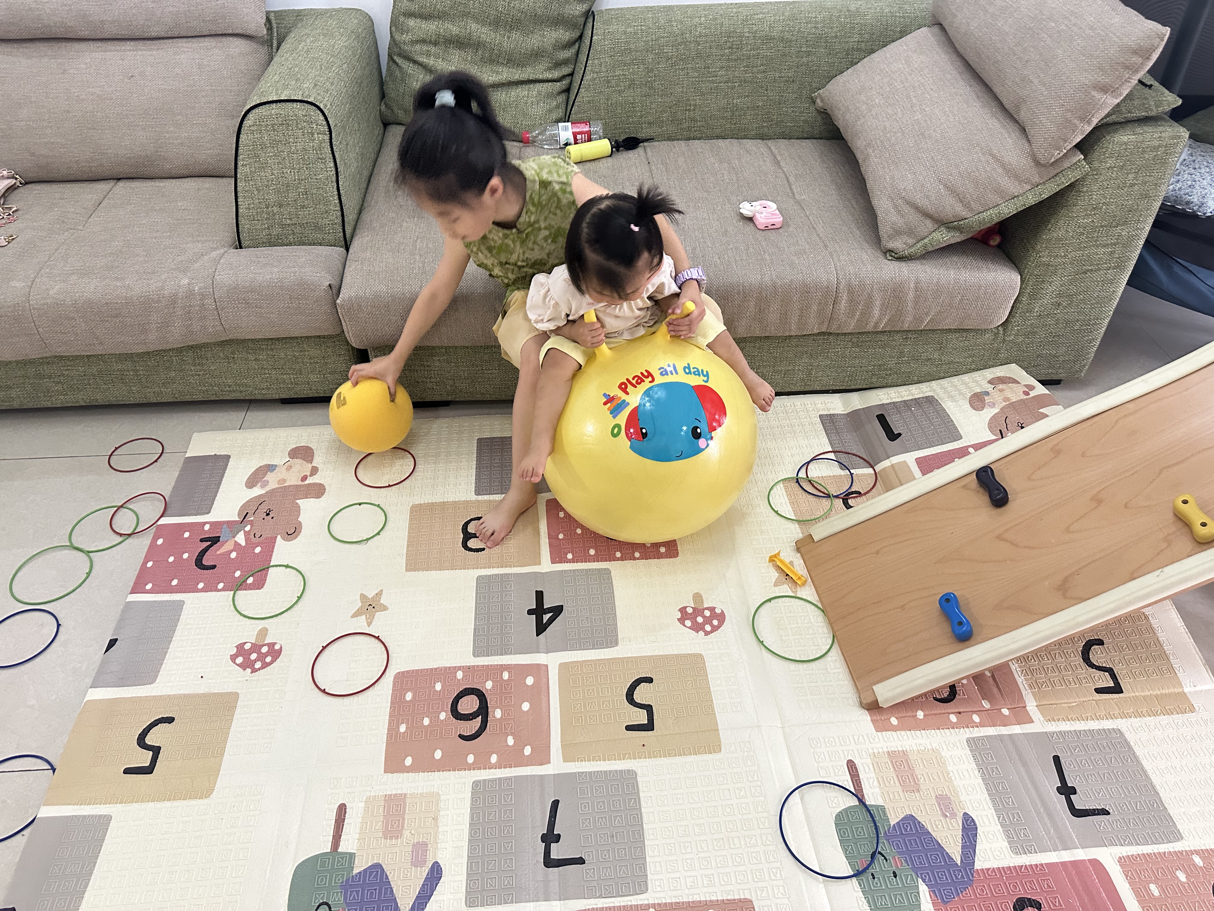费雪（Fisher-Price）儿童玩具球宝宝感统训练跳跳羊角球45cm黄色带充气泵生日礼物礼品 实拍图