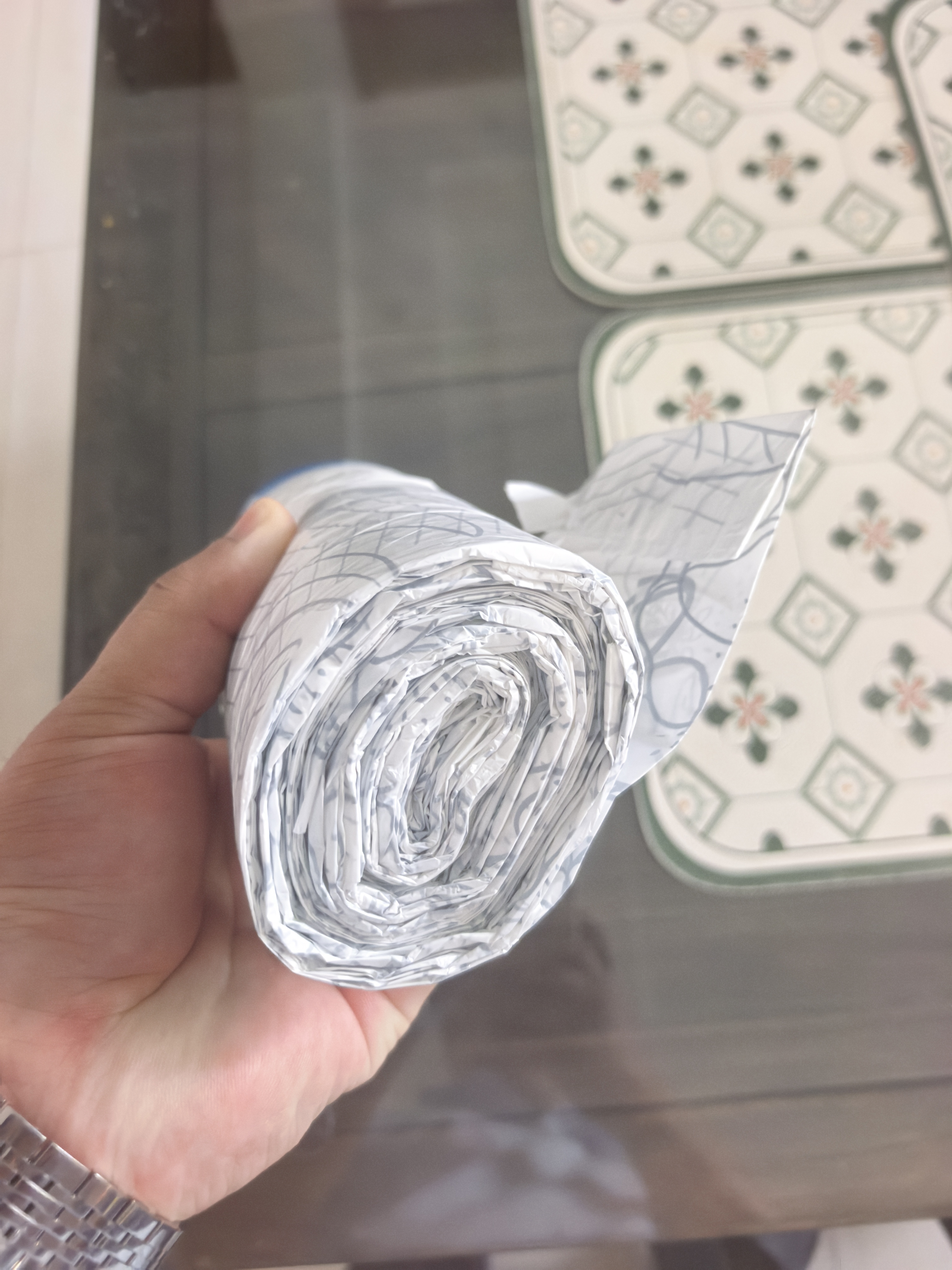 利得抽绳垃圾袋印花50*55cm100只双面2.4丝免撕厨房大垃圾袋馥郁系列 实拍图