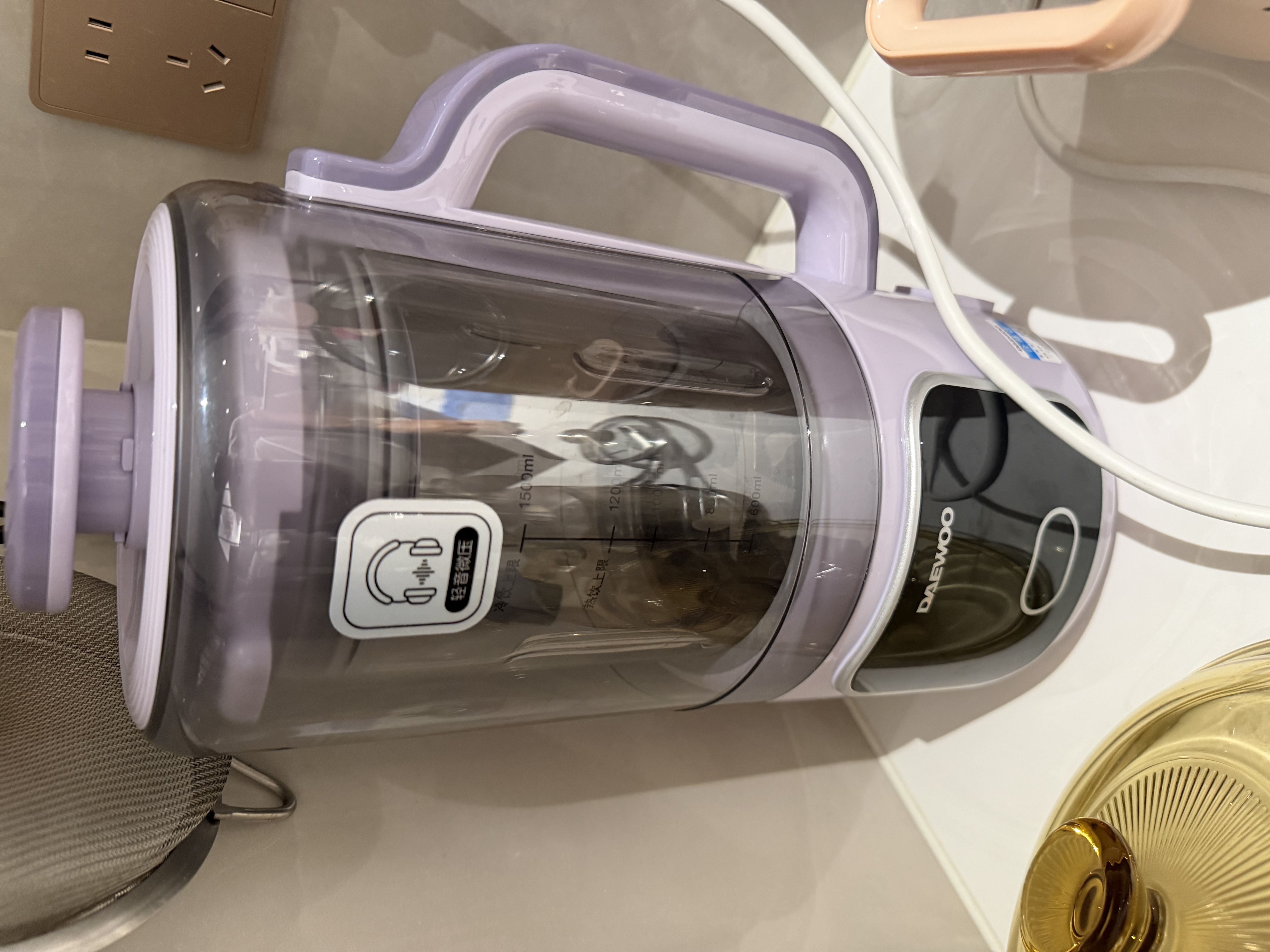 大宇（DAEWOO）破壁机家用轻音豆浆机微压1.5L大容量全自动免泡免煮榨汁料理辅食破壁机SM11紫 实拍图
