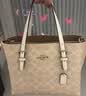 蔻驰（COACH）【品牌直供】女士MOLLIE25中号手提单肩斜挎托特包CV965奶茶色 实拍图