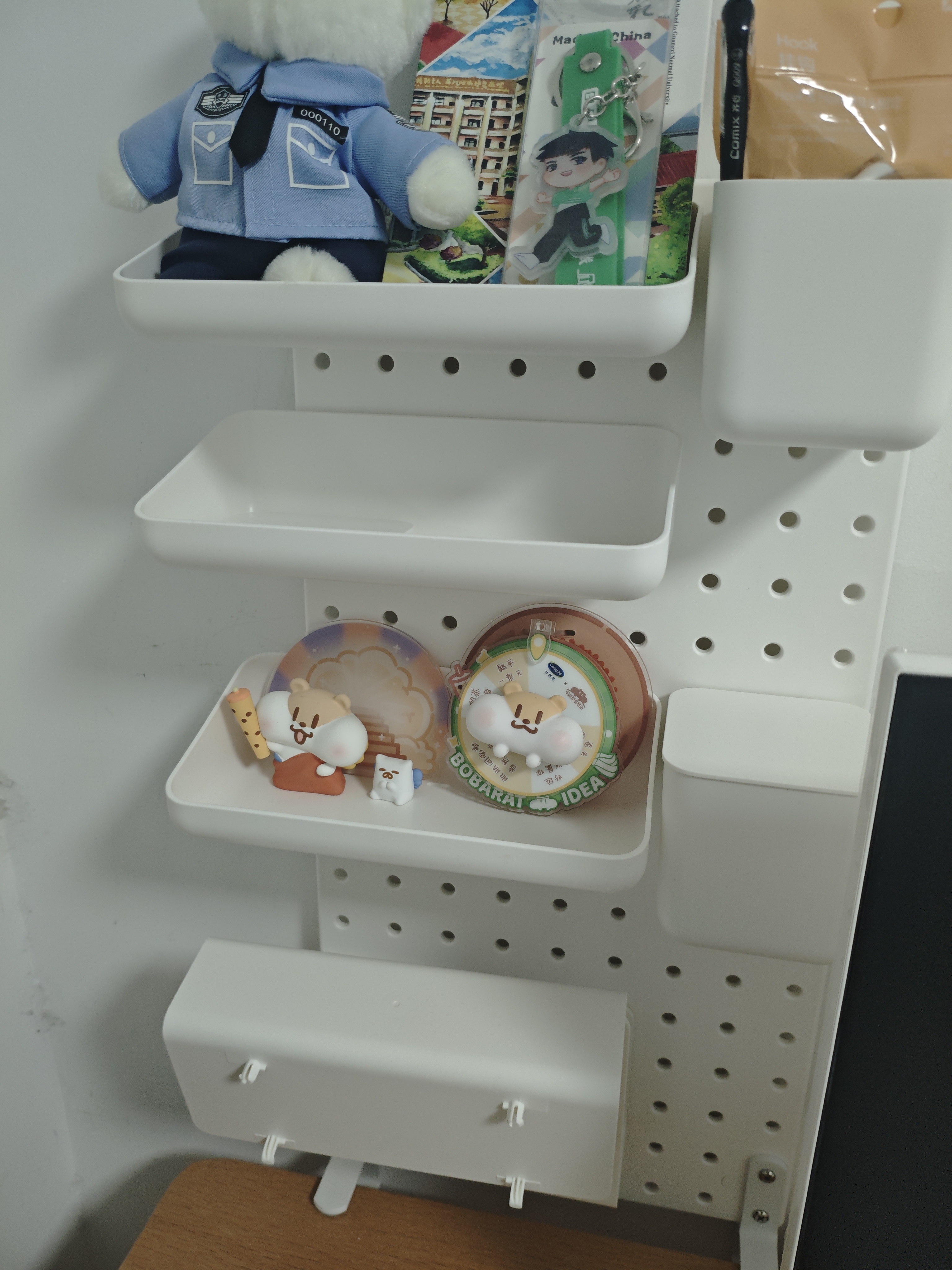 得力（deli）【桌面固定器-2只】收纳洞洞板配件 立式置物架书桌/厨房/宿舍 实拍图