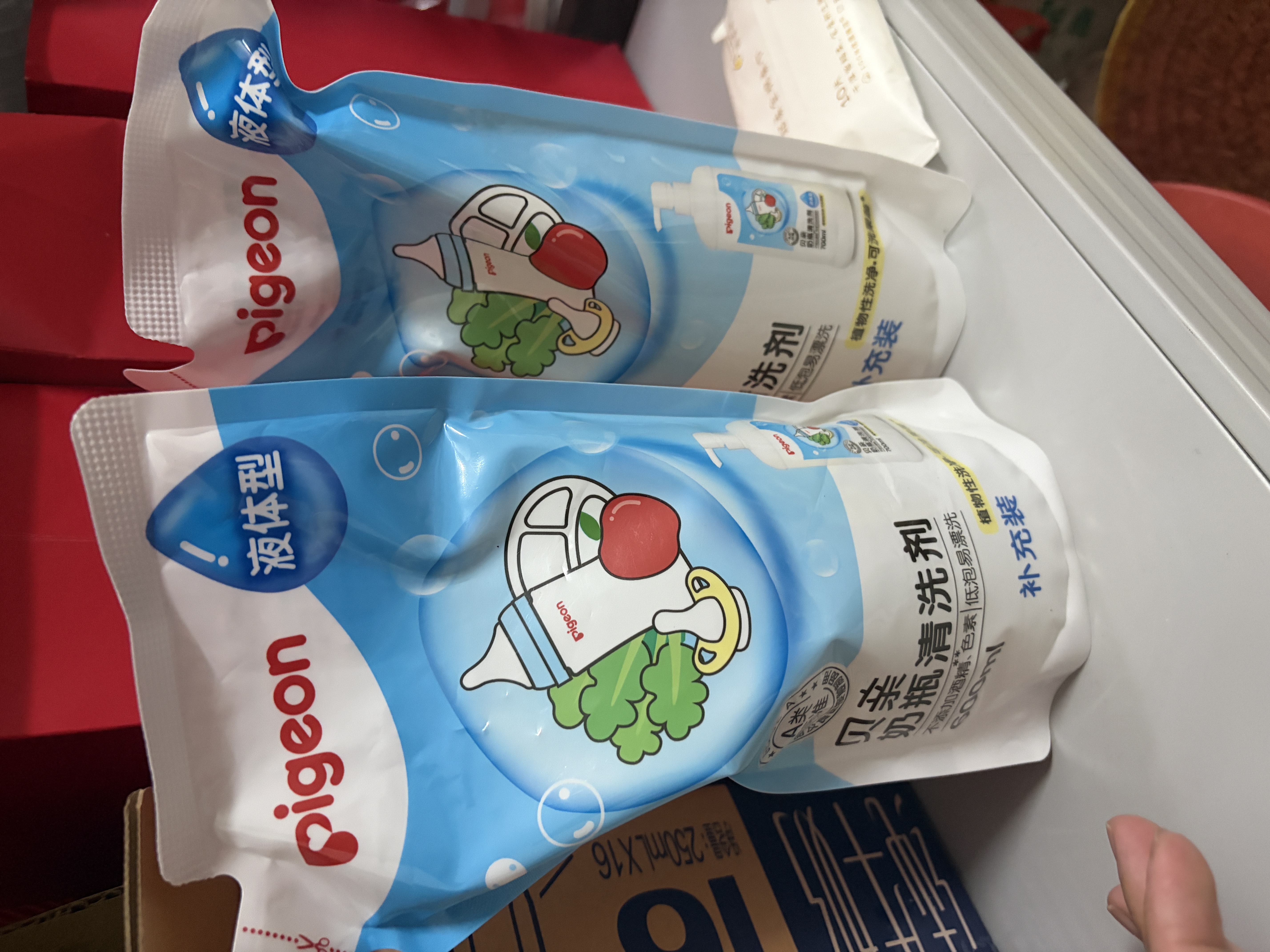贝亲奶瓶清洗剂 洗奶瓶奶嘴清洁剂 婴儿奶瓶水杯果蔬食品级洗洁精 超值促销装1900ml 实拍图