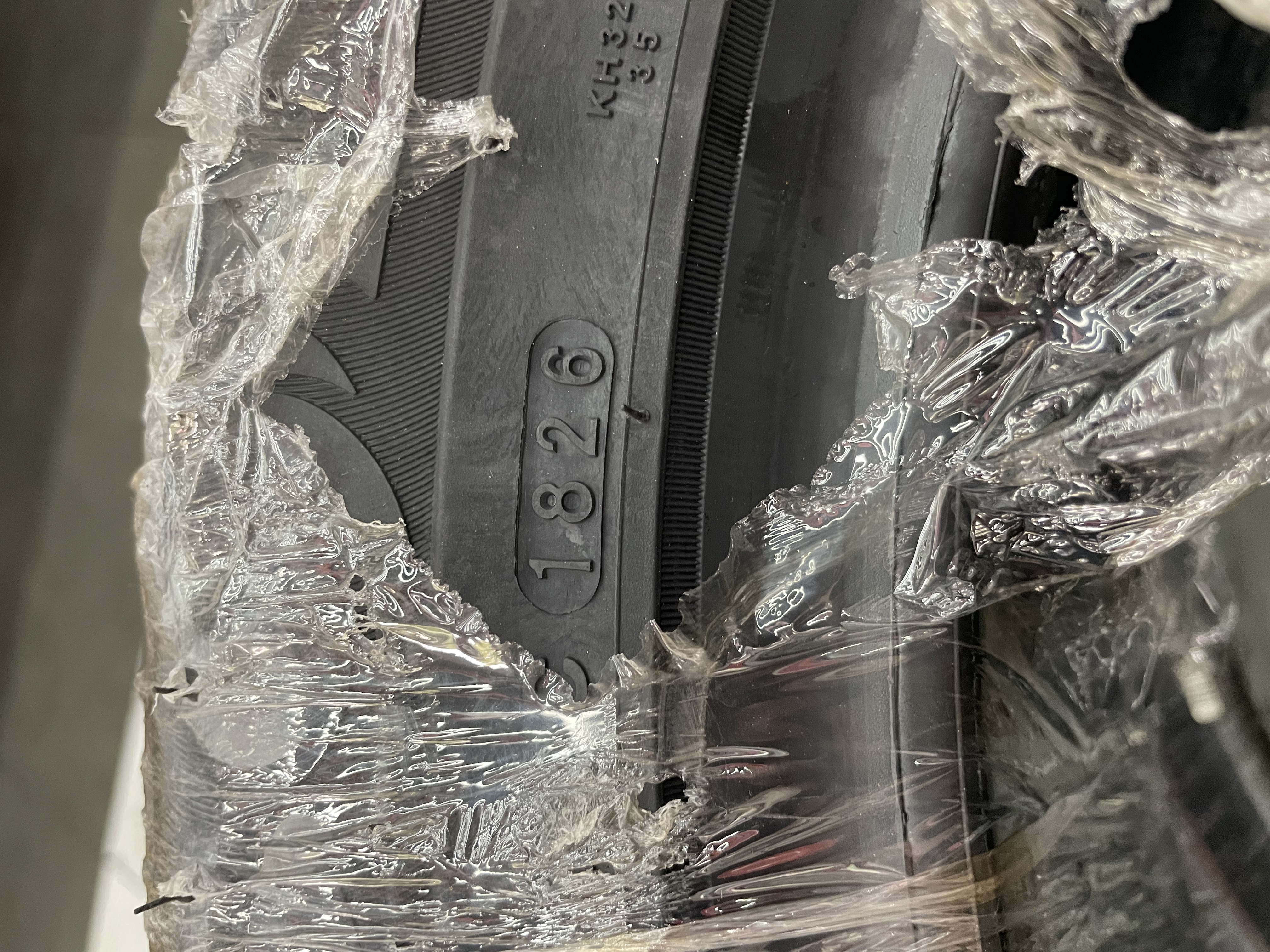 锦湖KUMHO汽车轮胎 215/55R17 94V KH32(SA01) 原配比亚迪宋MAX 实拍图