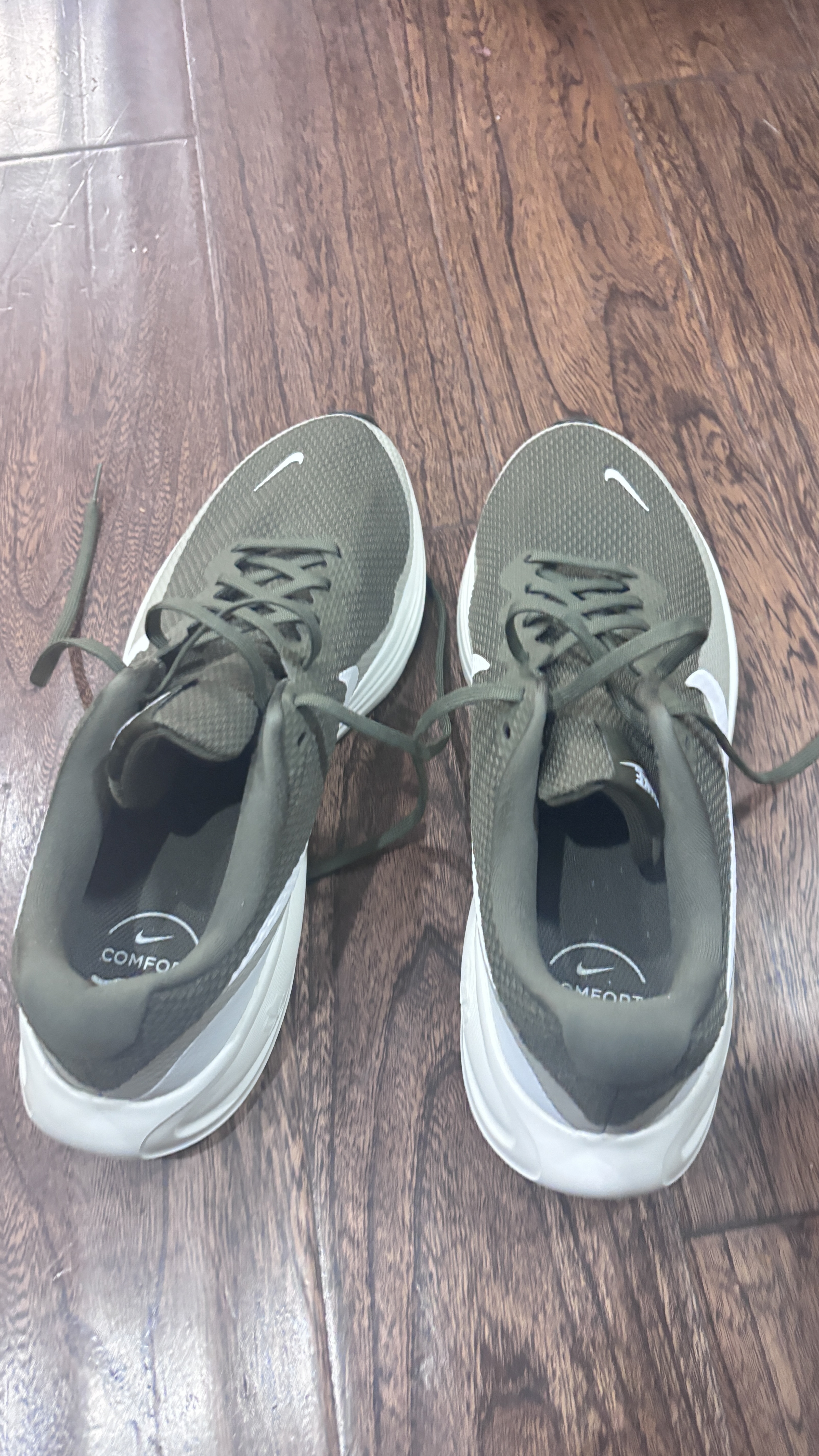 耐克NIKE男子跑步鞋透气REVOLUTION 8 运动鞋HJ9198-303绿色44 实拍图