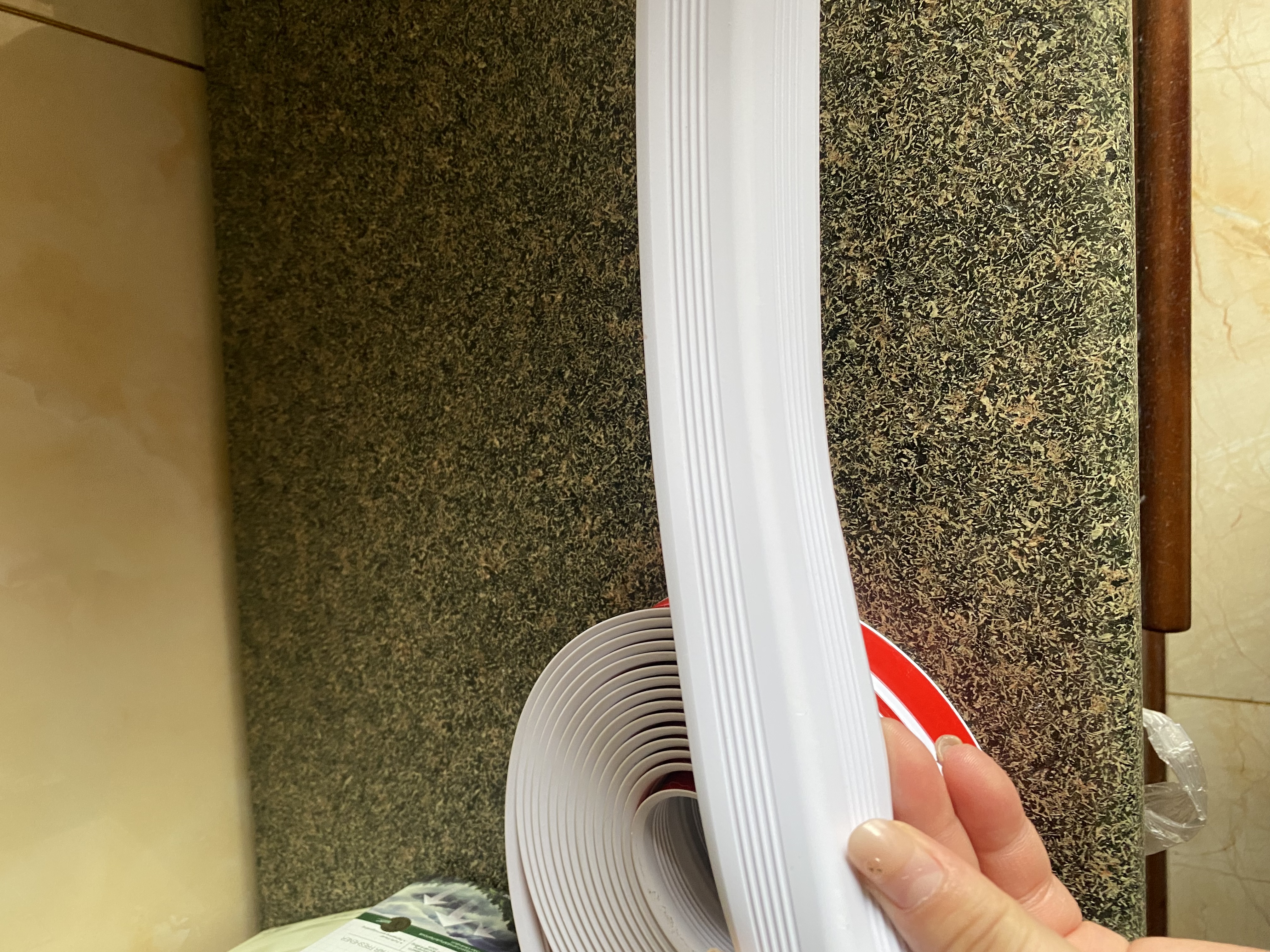 弗曼途L型防撞条儿童防磕碰防护条墙护角装饰遮丑保护包边条PVC带背胶5M 实拍图