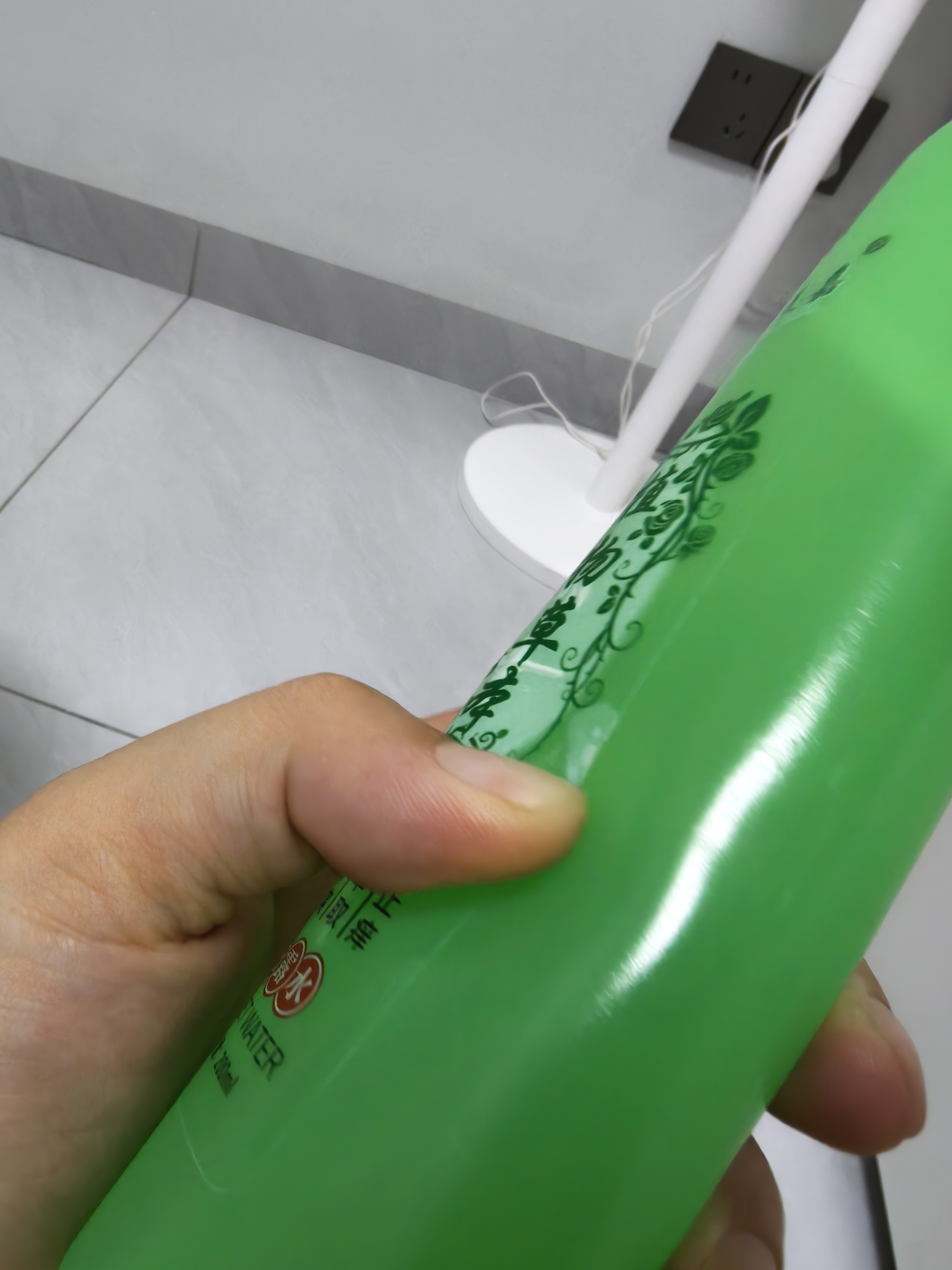【清凉舒爽】花露水清香型清凉舒爽喷雾植物大瓶200ml走珠止汗露 【艾草】+【植物草本】2瓶装 实拍图