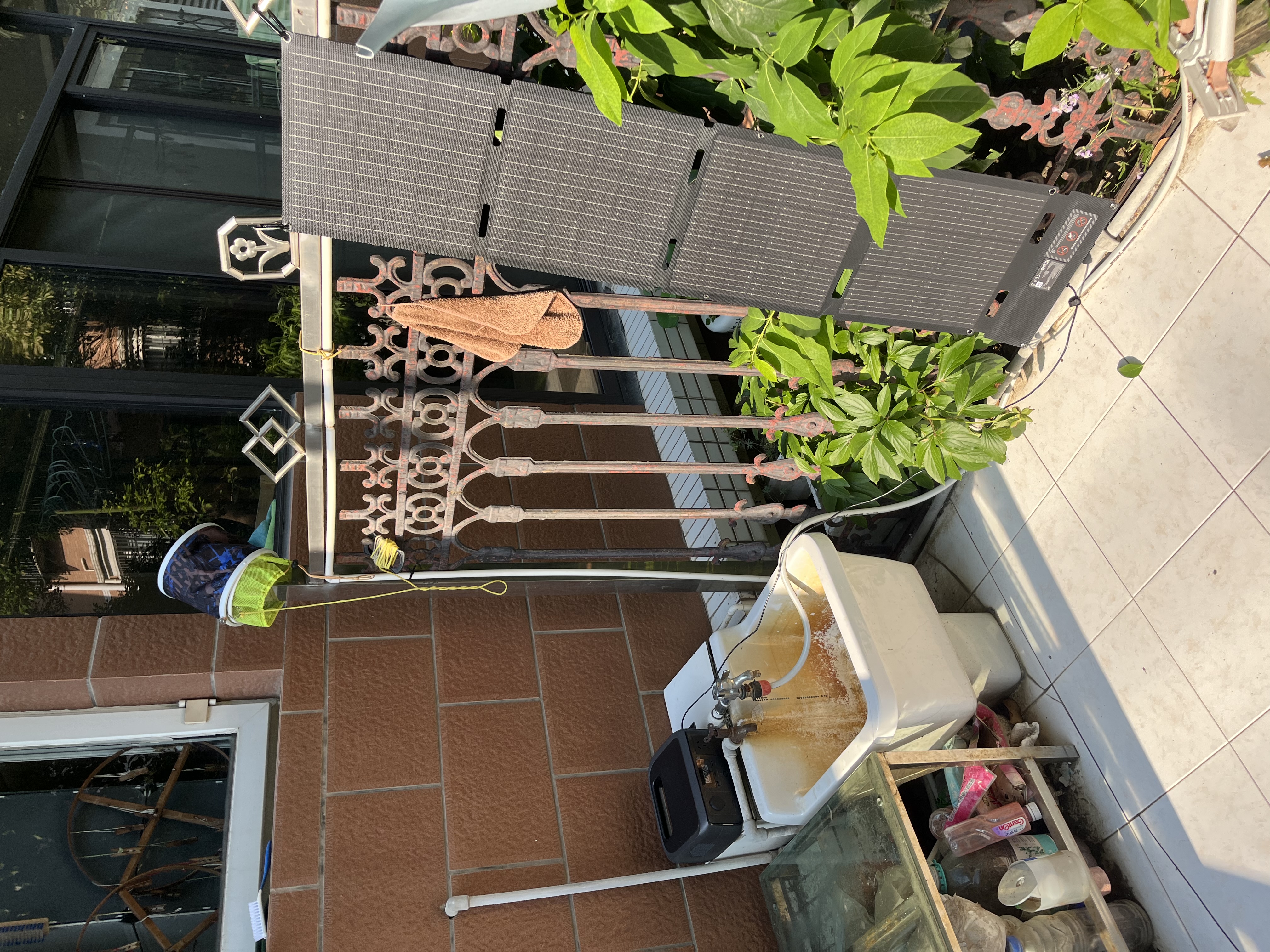 正浩太阳能电池板60W光伏发电板家用户外露营折叠便携充电户外应急电源 实拍图