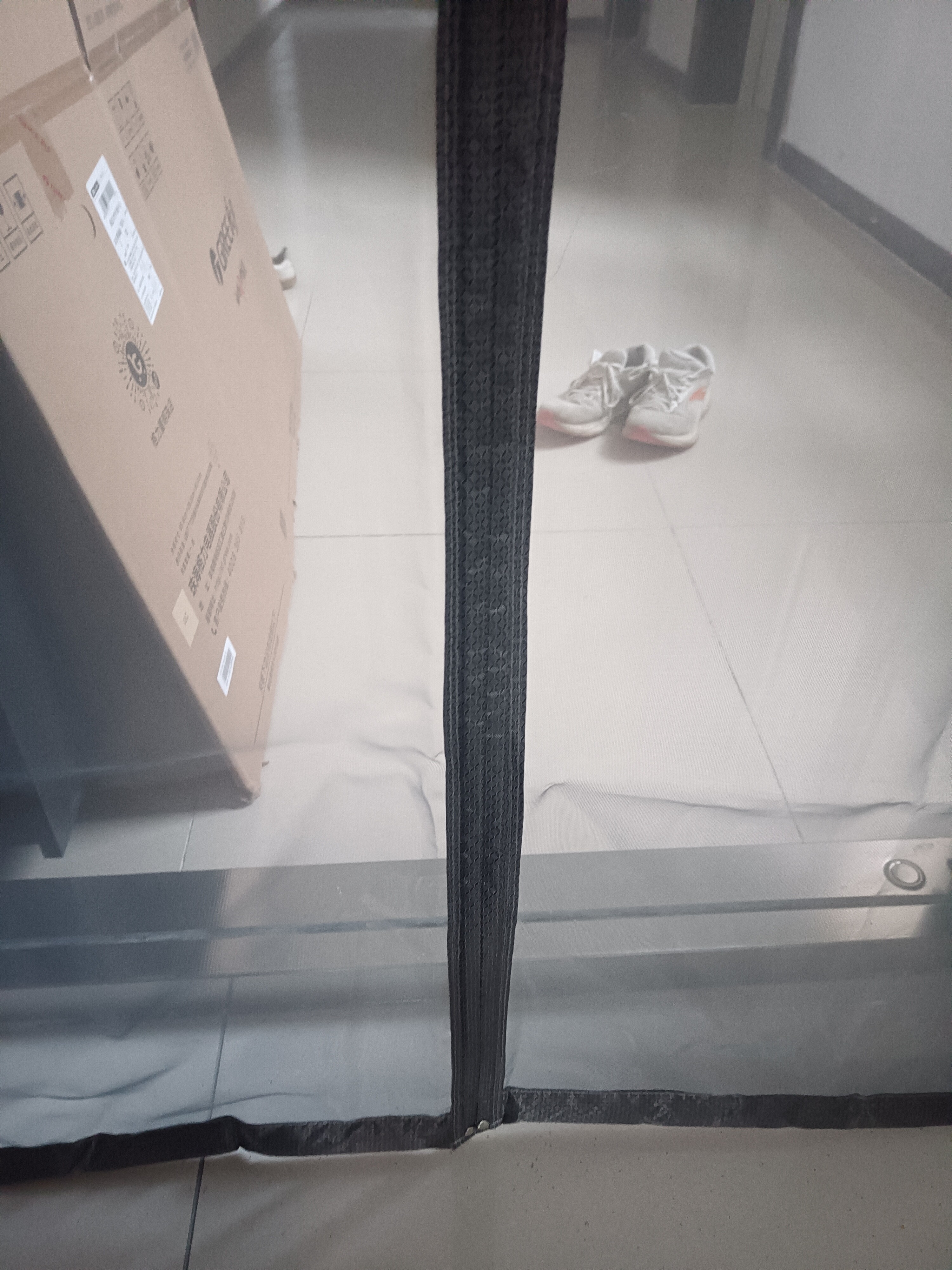 CLCEY夏季防蚊门帘金刚网纱魔术贴全磁条自吸防苍蝇厨房大门卧室纱门帘 【加厚金刚网】纯灰色【超强磁吸＋防刮防晒+大配重】 宽105*高205【含门外框尺寸】 实拍图