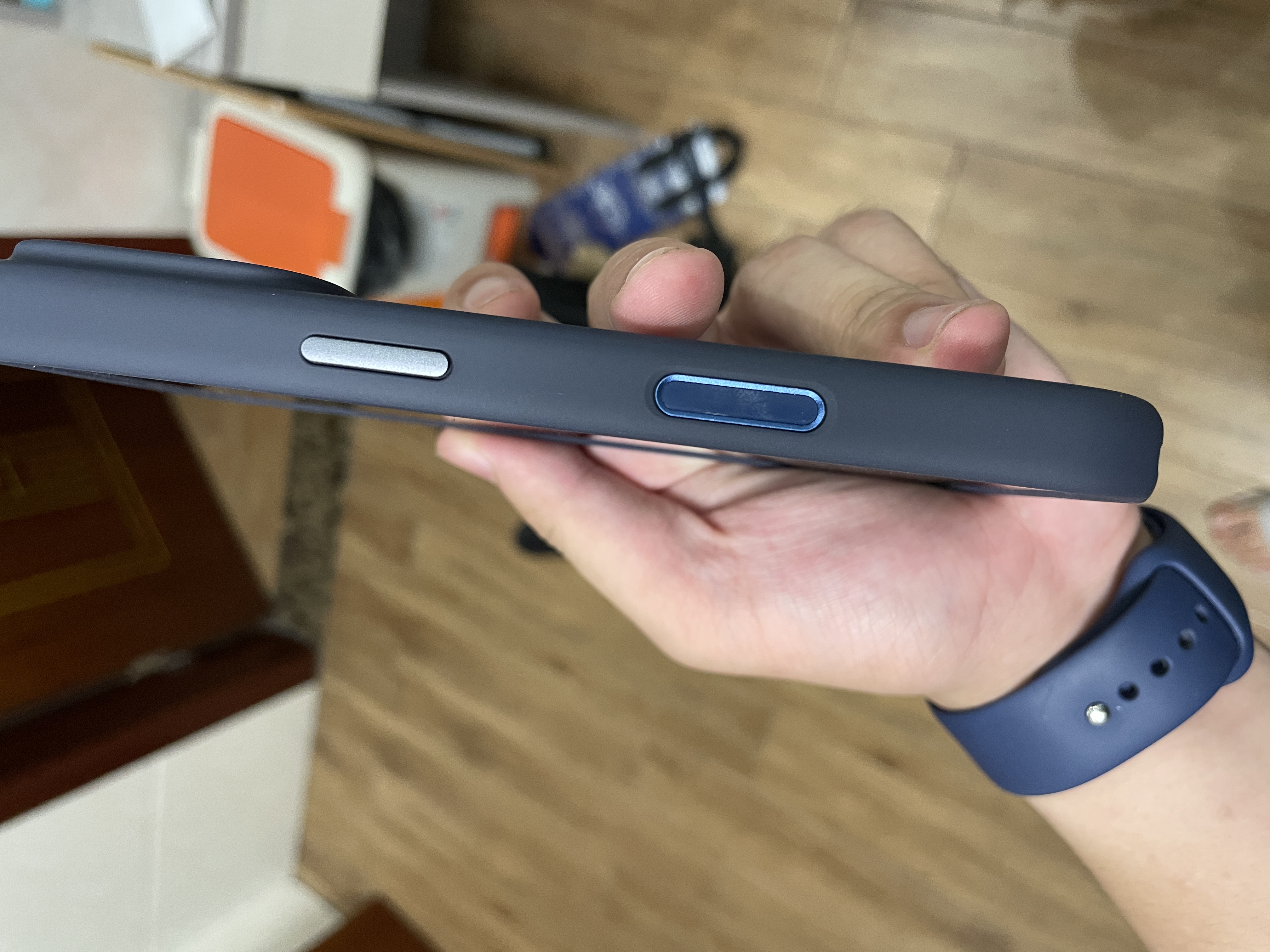 京工智造【超好手感丨自带Ai键】适用苹果17promax手机壳iphone17pro保护套全包防摔17Air磁吸硅胶软边透明 【蓝色】磁吸款&自带相机键 苹果17pro（贈钢化膜） 实拍图