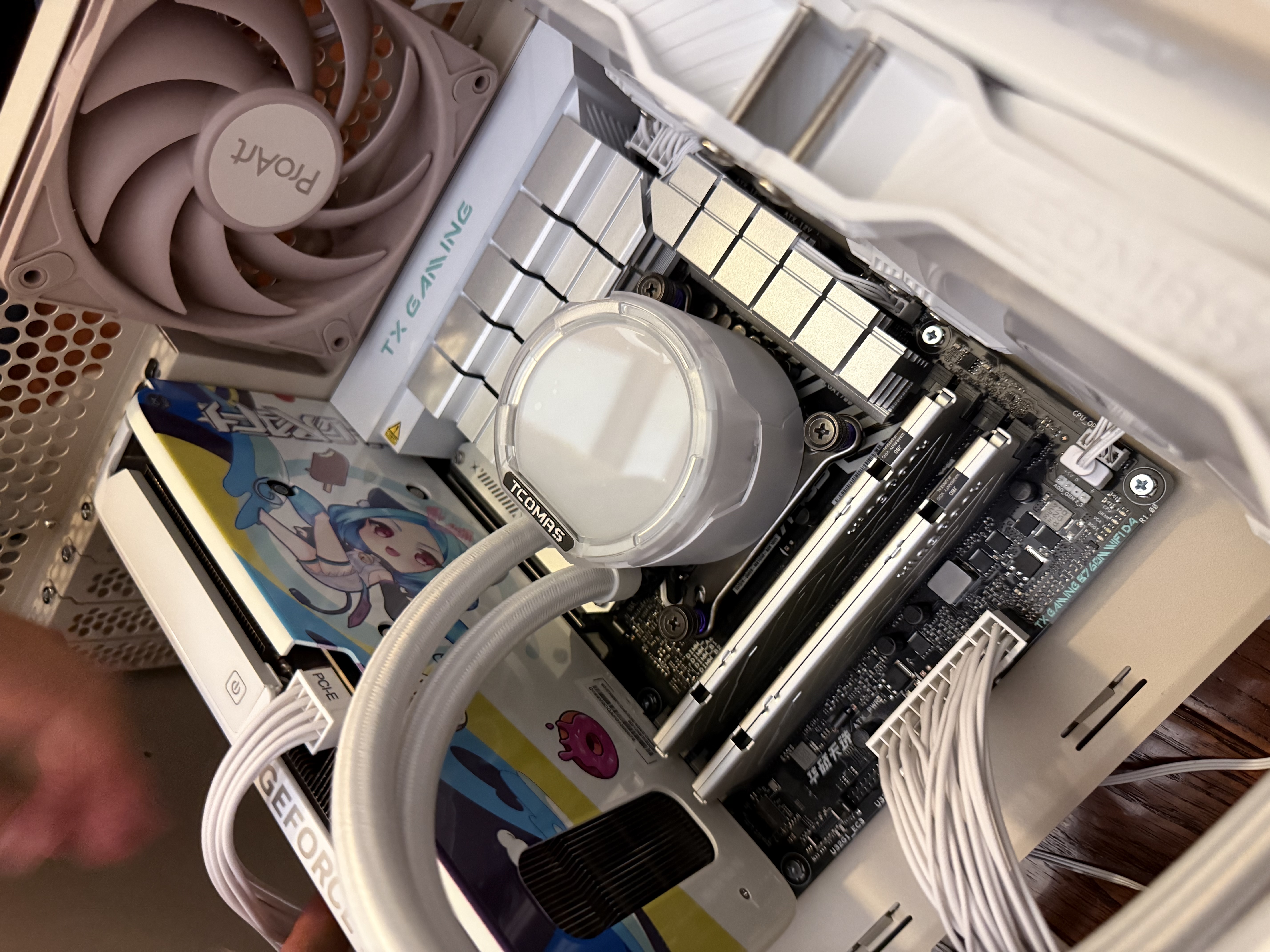 TCOMAS钛钽SJ-A080 240白色 一体式CPU水冷散热器 大冷头加厚冷排风扇ARGB光效 支持intel/AMD 实拍图