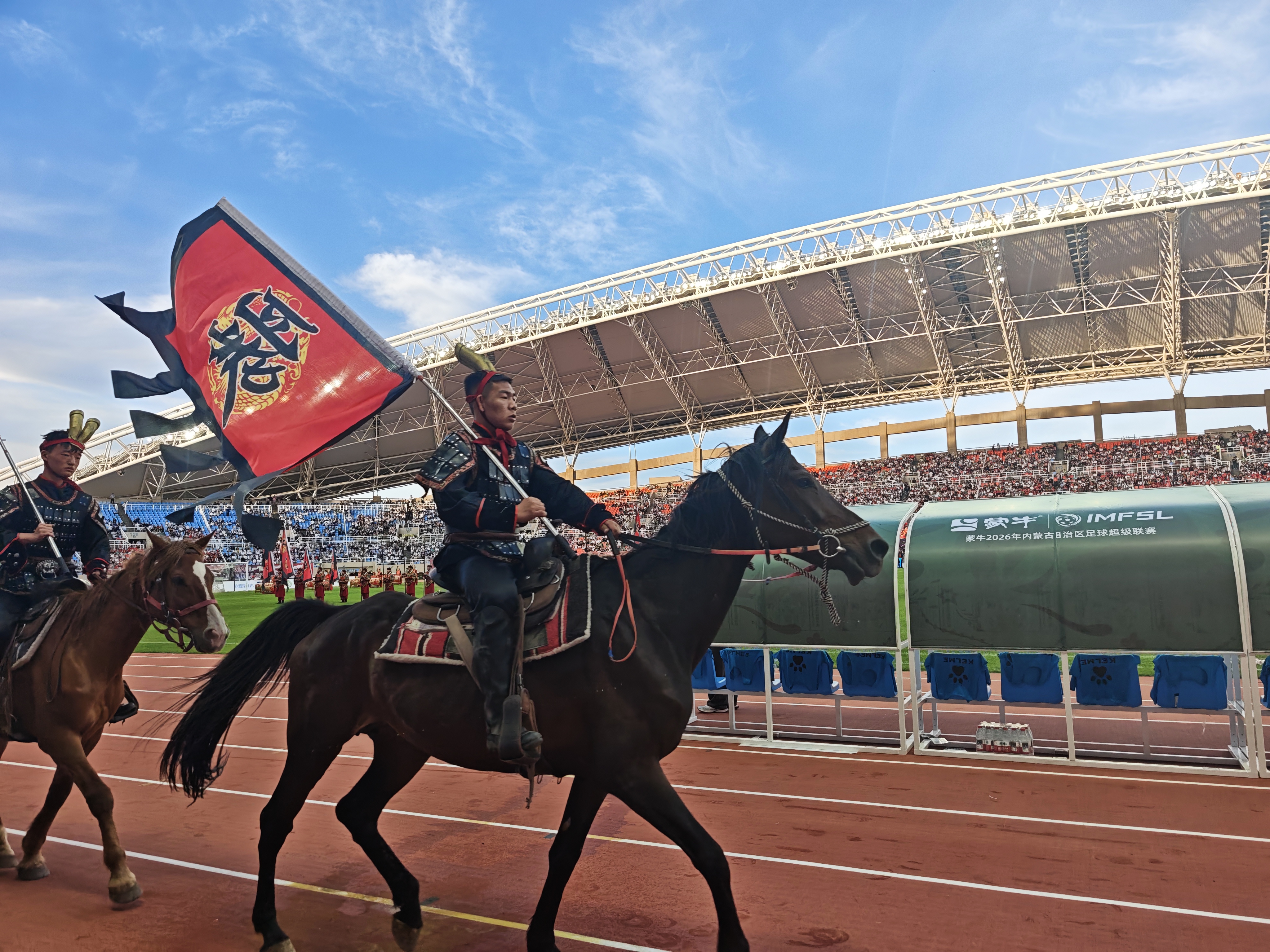 【限购两单】加厚耐磨鼠标垫布面橡胶防滑办公游戏电竞笔记本电脑办公桌垫子游戏垫 180*220*2mm 无锁边黑色 实拍图