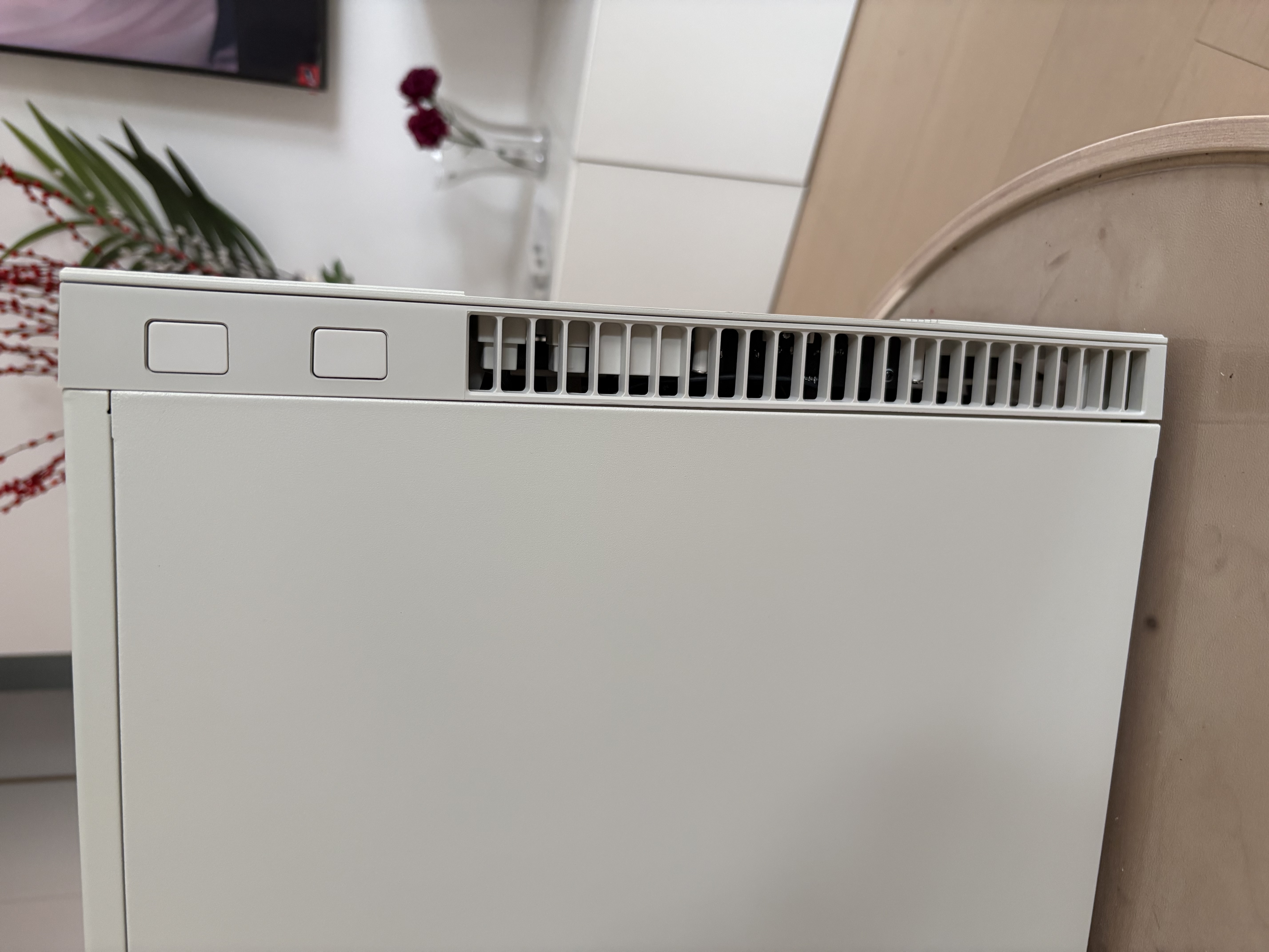 银昕（SilverStone）PS07复刻版MATX机箱 (经典老箱复刻/支持120水冷/Type-C/6个3.5”硬盘空间/PS07W-C) 实拍图