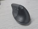 罗技（Logitech）Lift人体工学鼠标 垂直鼠标 小手鼠标 无线蓝牙鼠标 3台设备秒切换 带Logi Bolt接收器 黑色 实拍图